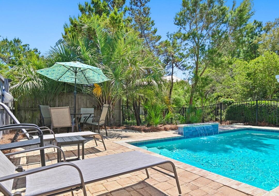 PARADISE RETREAT - Residential