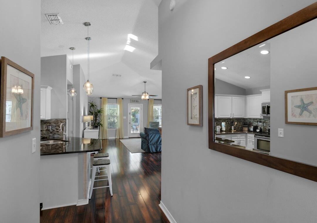 PARADISE RETREAT - Residential