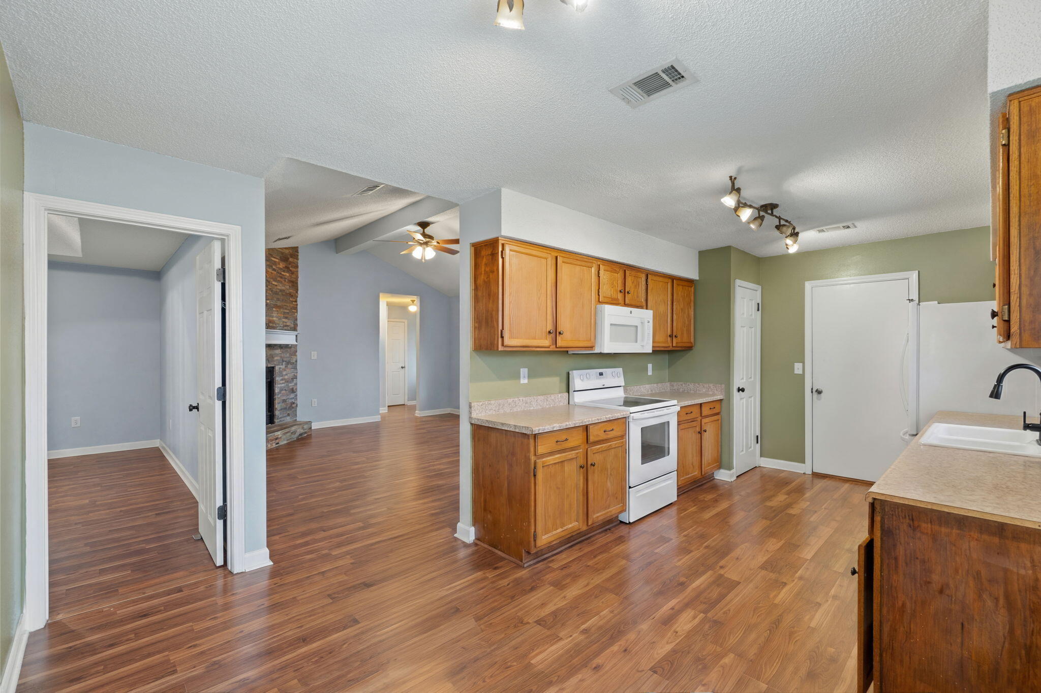 FALCON ESTATES PH 3 - Residential