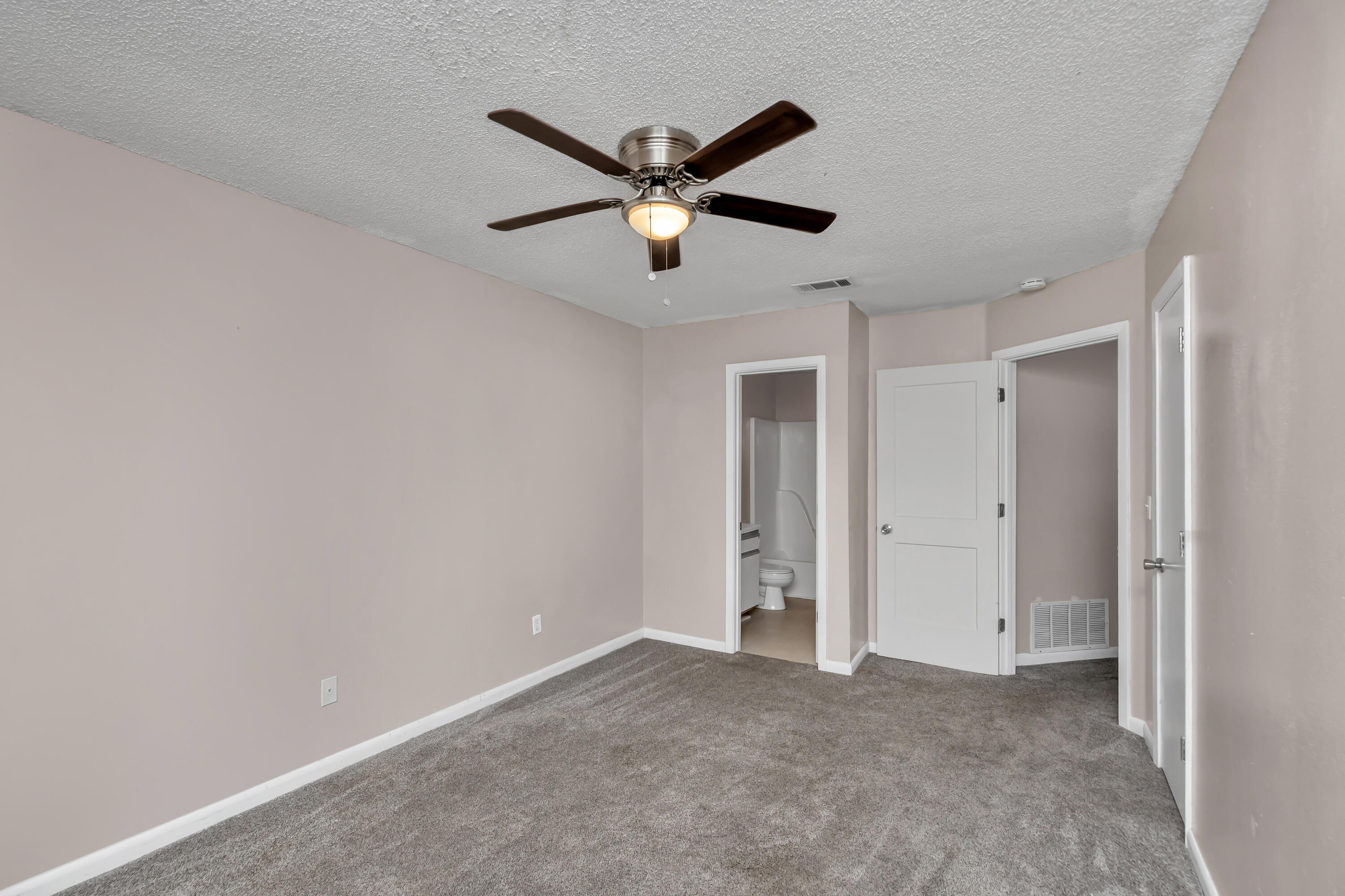 OLYMPIA COURT - Residential