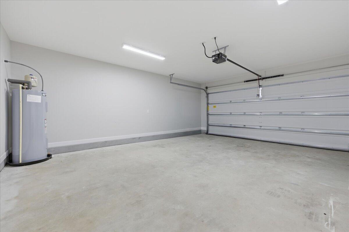 GARDEN CITY - Residential Lease