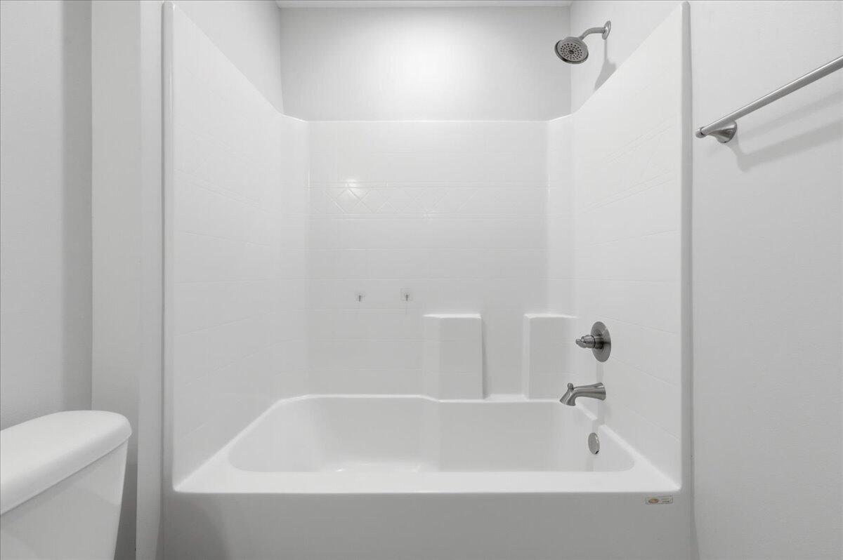 GARDEN CITY - Residential Lease