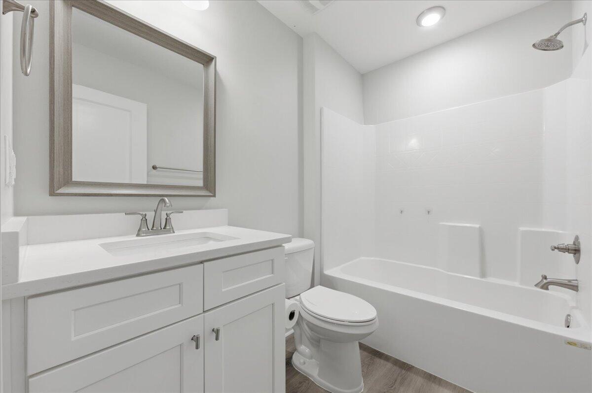 GARDEN CITY - Residential Lease