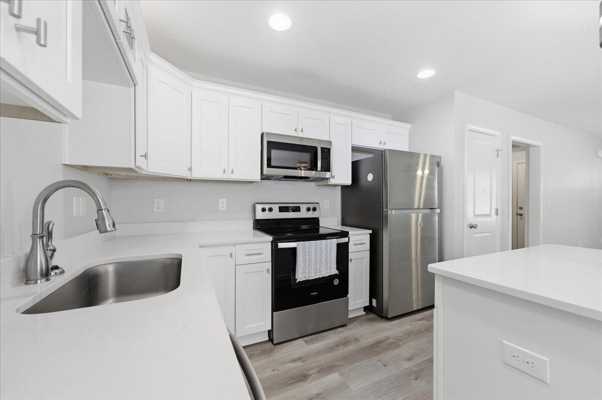 GARDEN CITY - Residential Lease