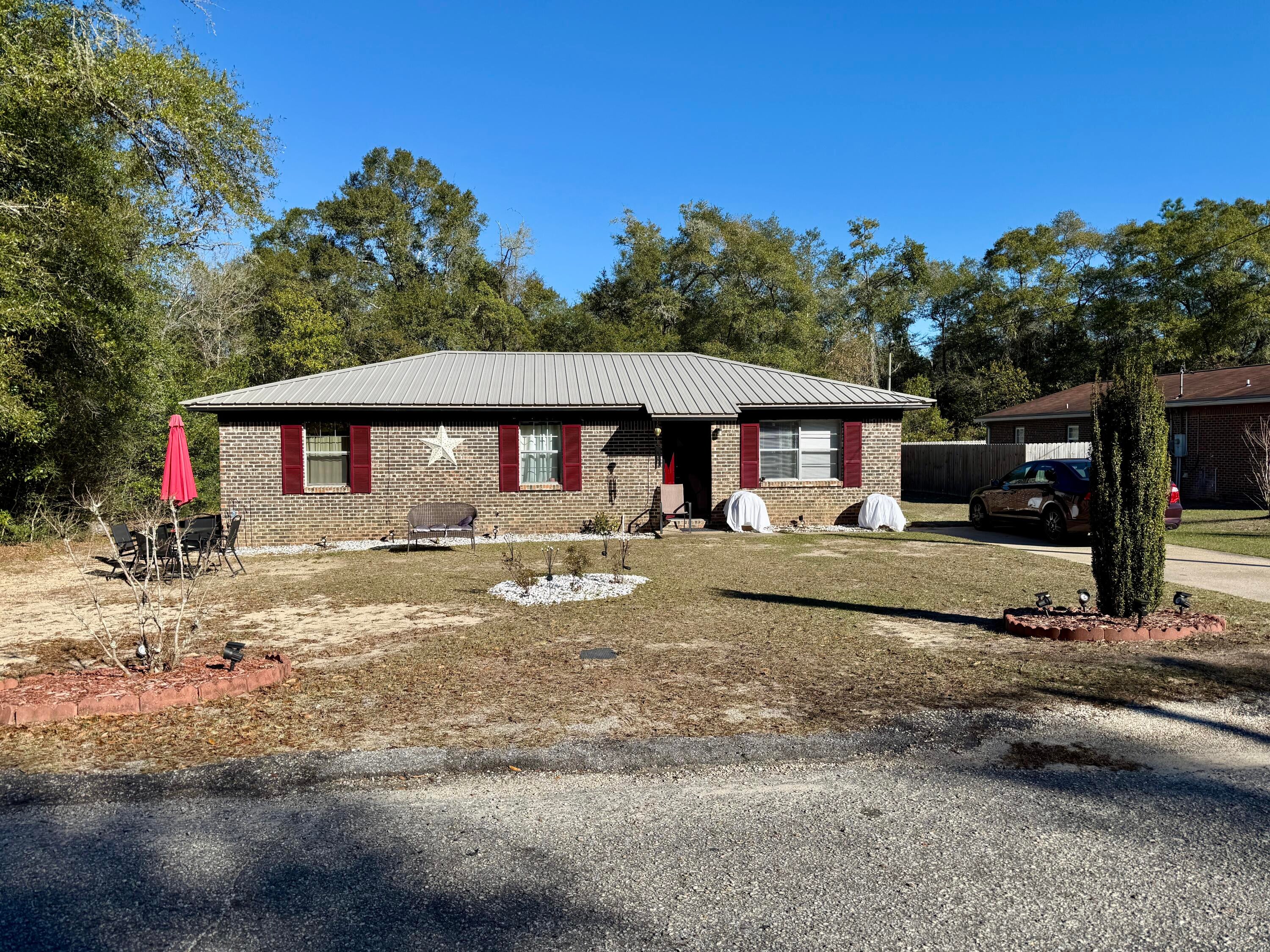 This is an excellent investor opportunity or a low cost home purchase option.  This property is currently rented by a long term renter. 

Buyer to verify all pertinent facts and measurements.   Do not use Showing Time.  Please call the agent  for a showing appointment.