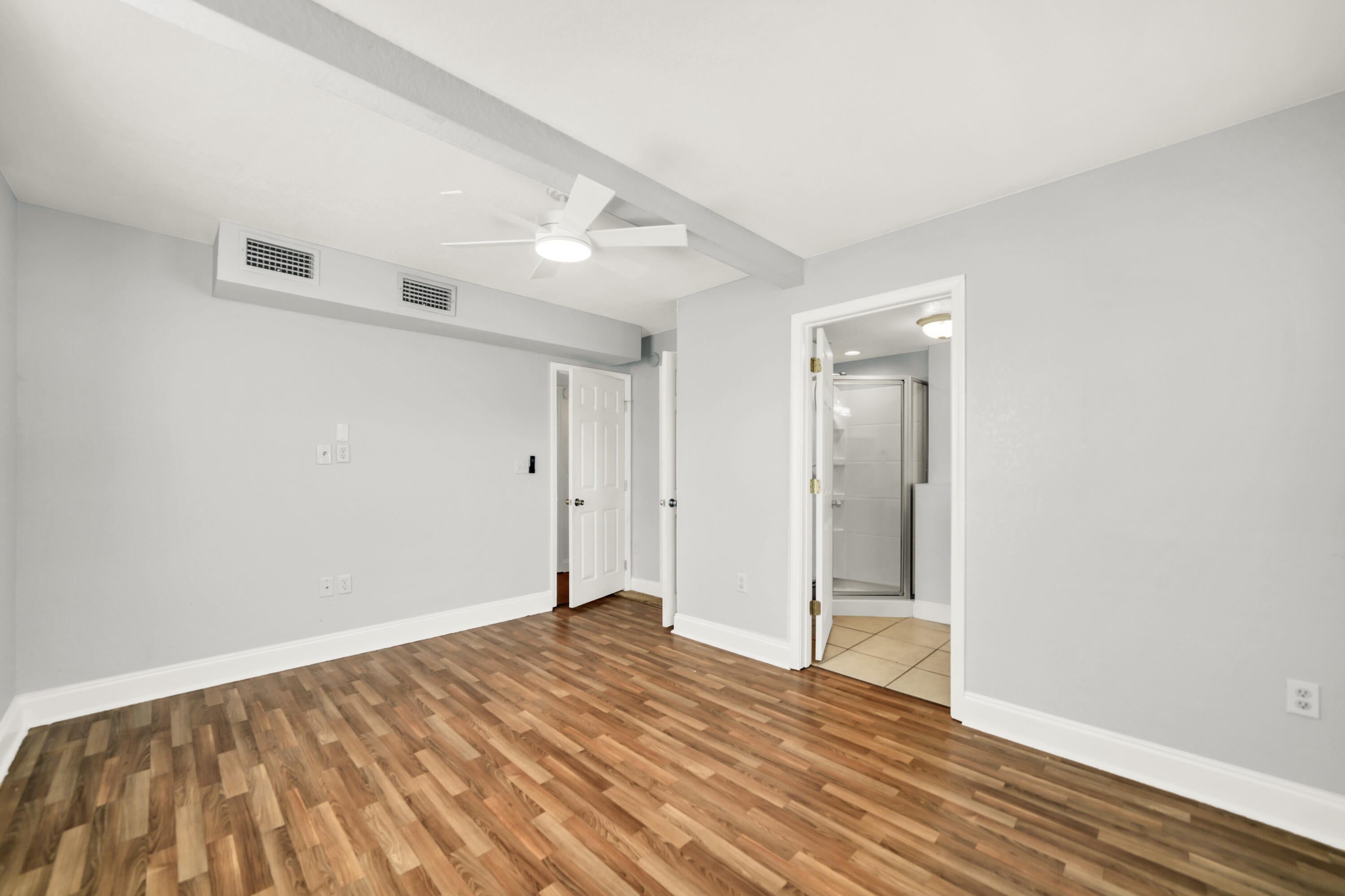 YACHT CLUB ESTATES - Residential