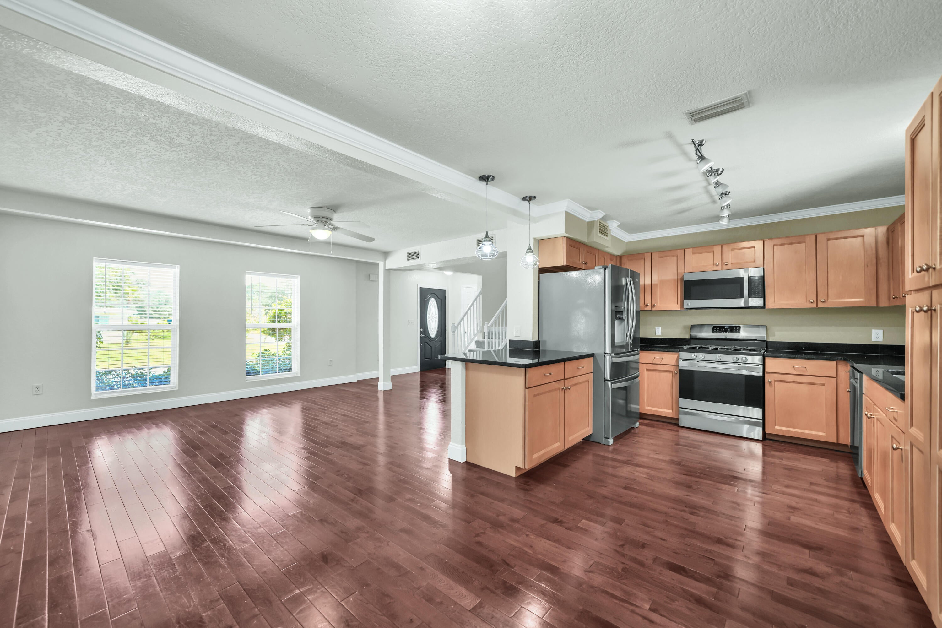 YACHT CLUB ESTATES - Residential