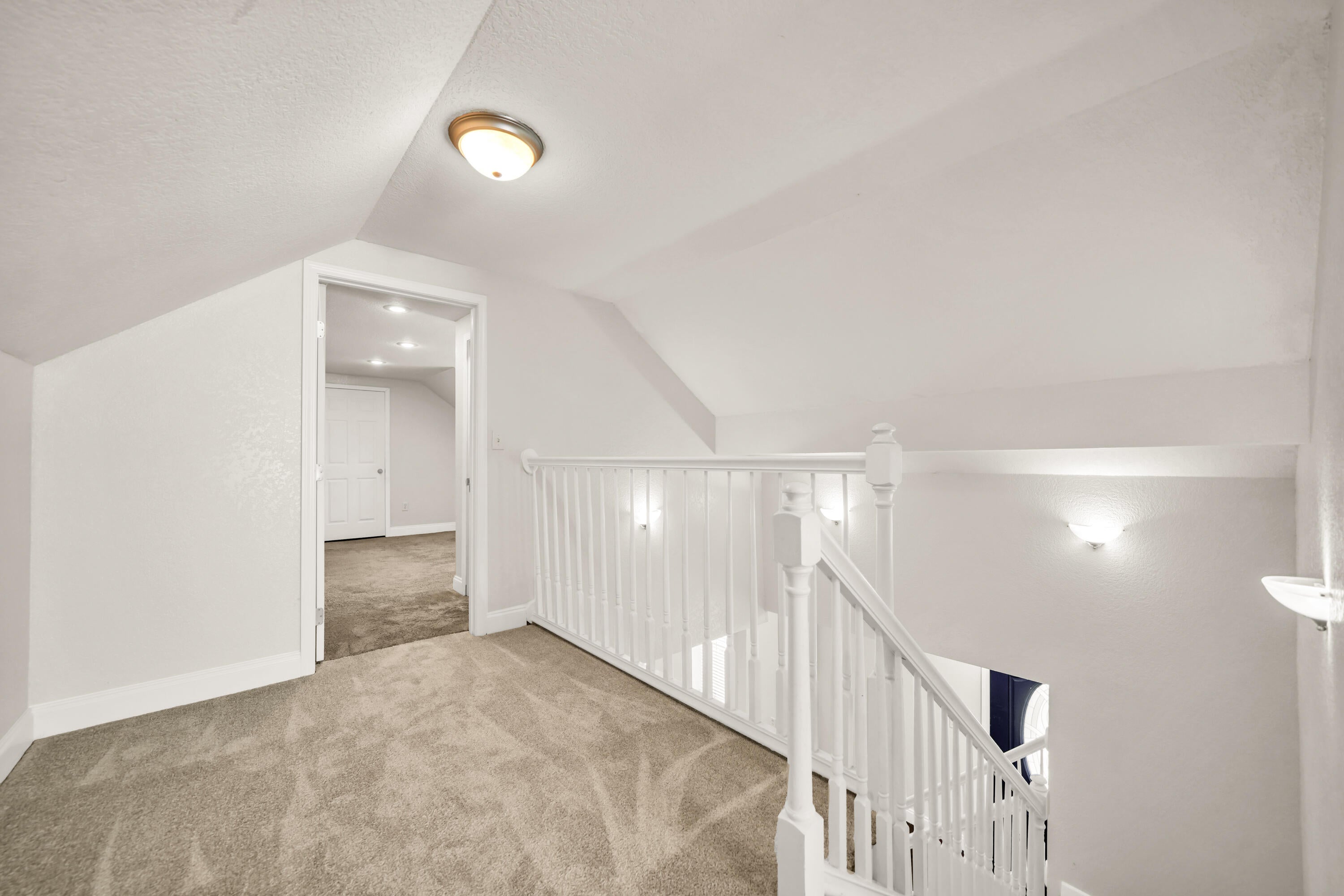 YACHT CLUB ESTATES - Residential