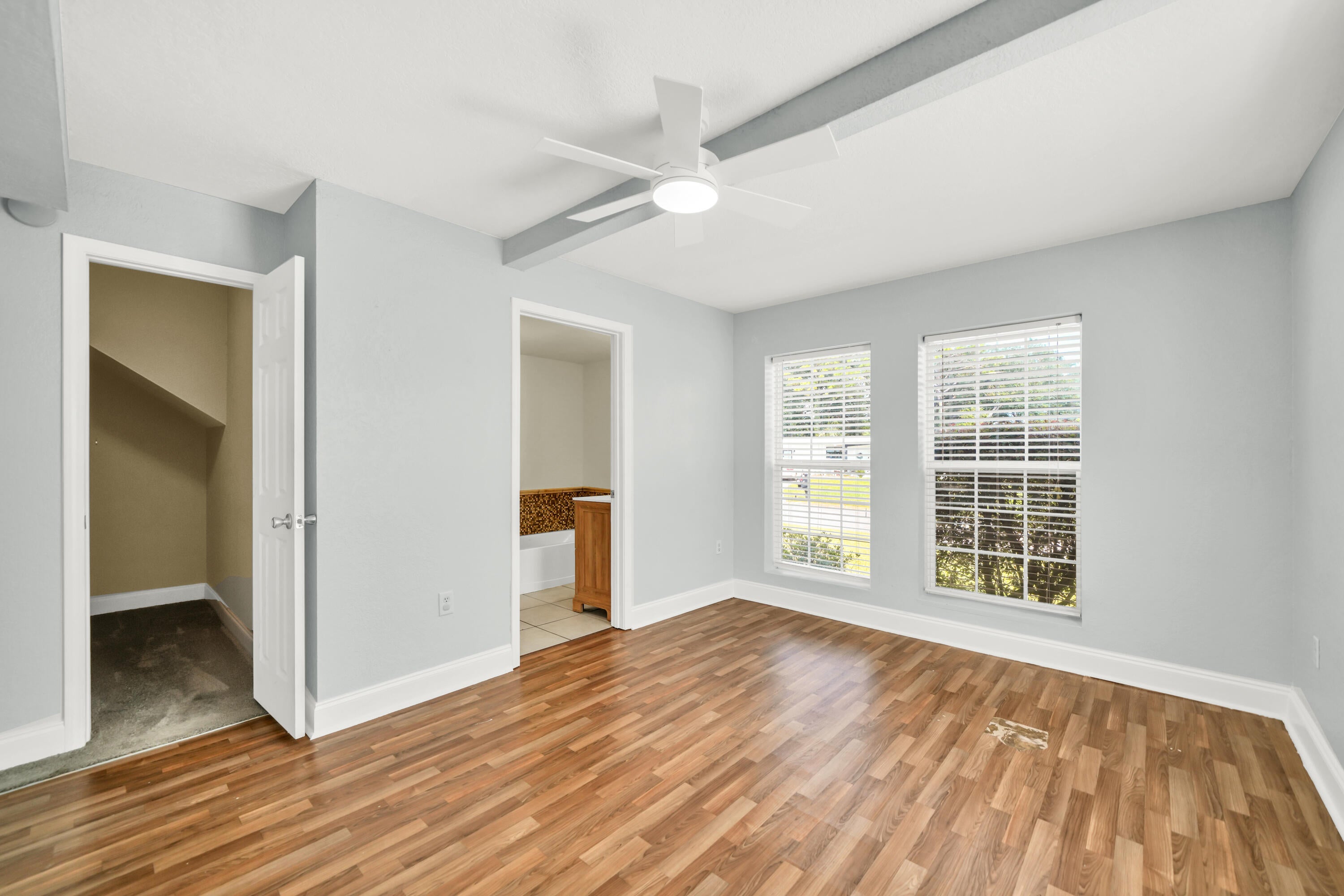 YACHT CLUB ESTATES - Residential