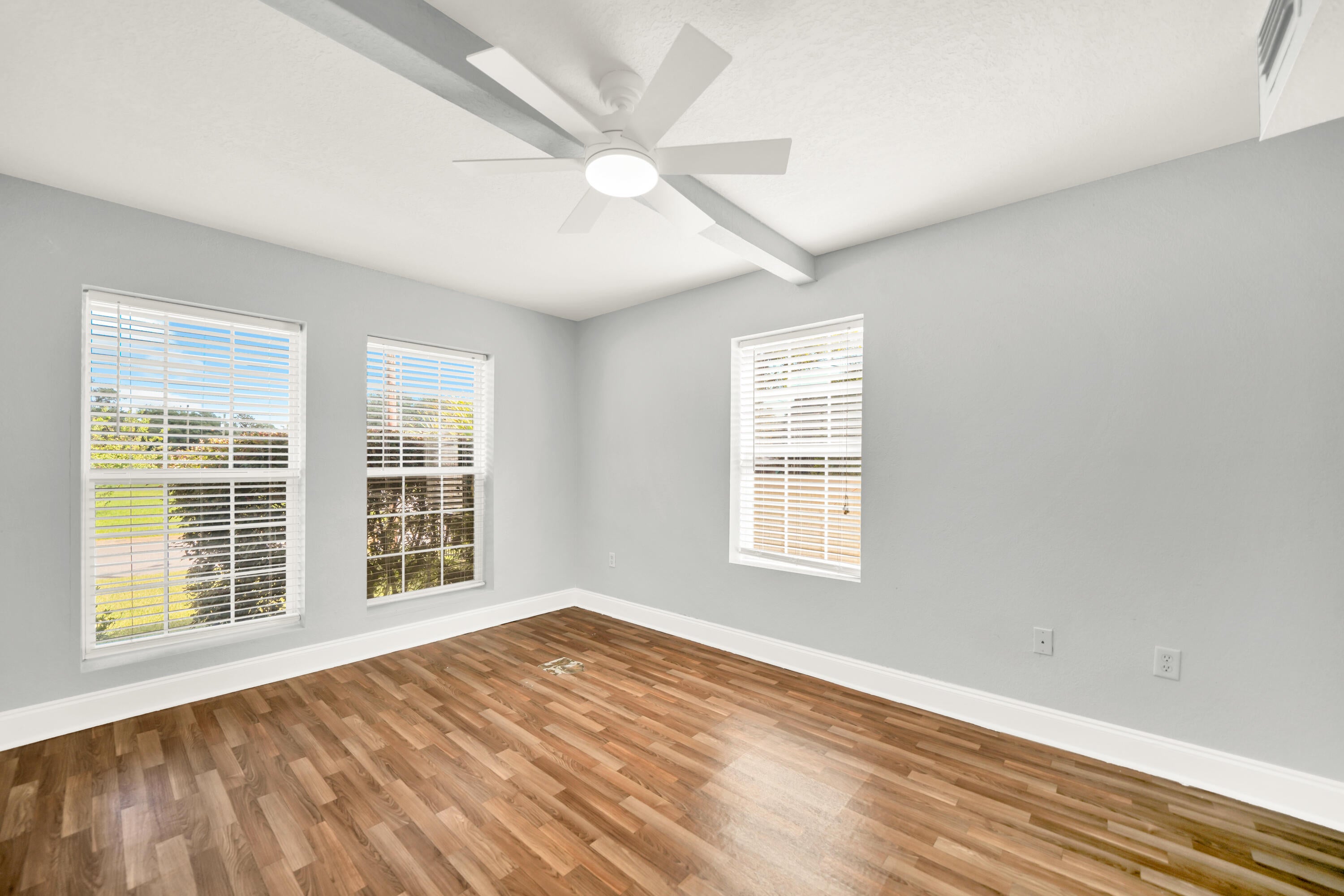 YACHT CLUB ESTATES - Residential