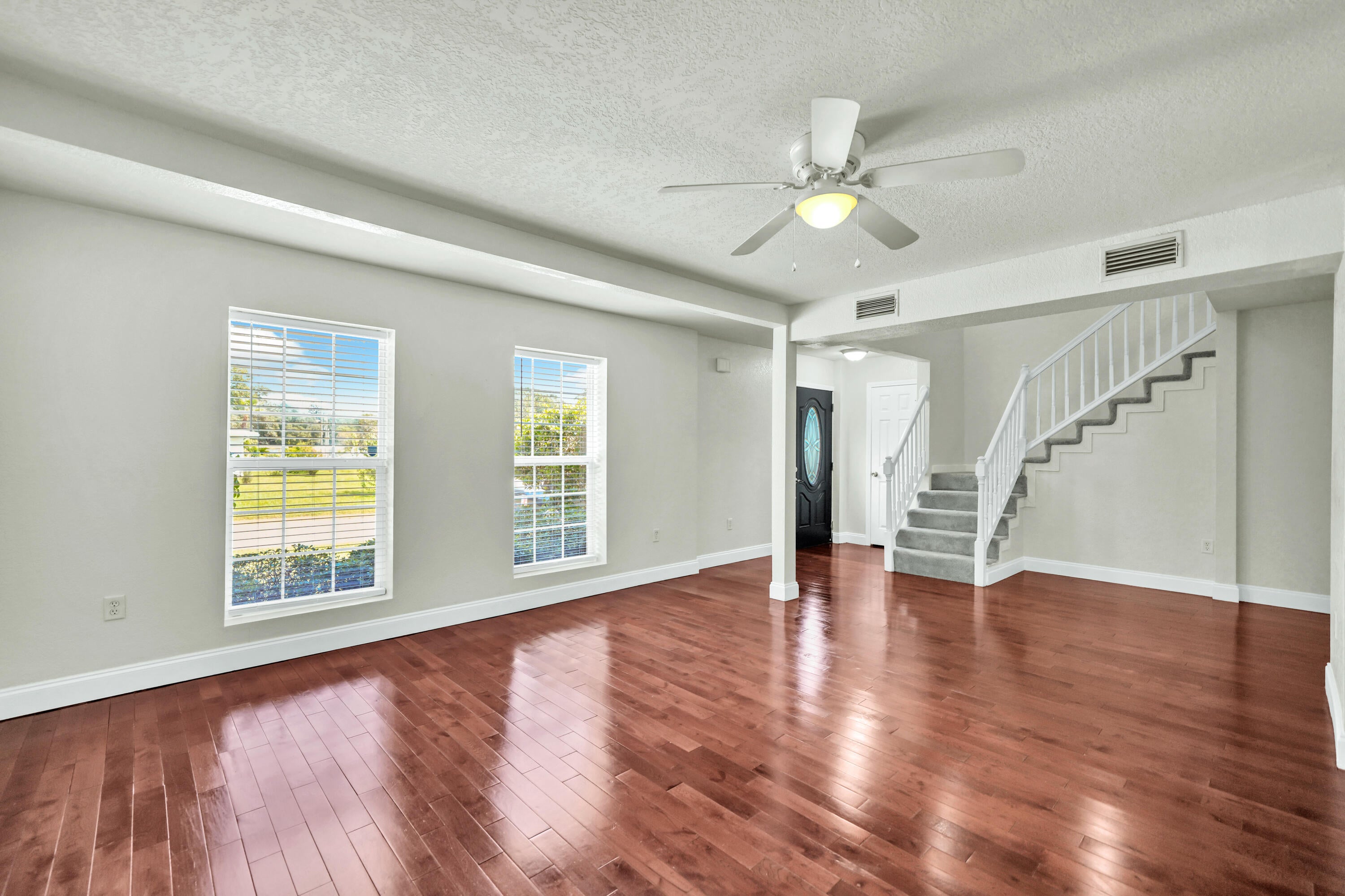 YACHT CLUB ESTATES - Residential