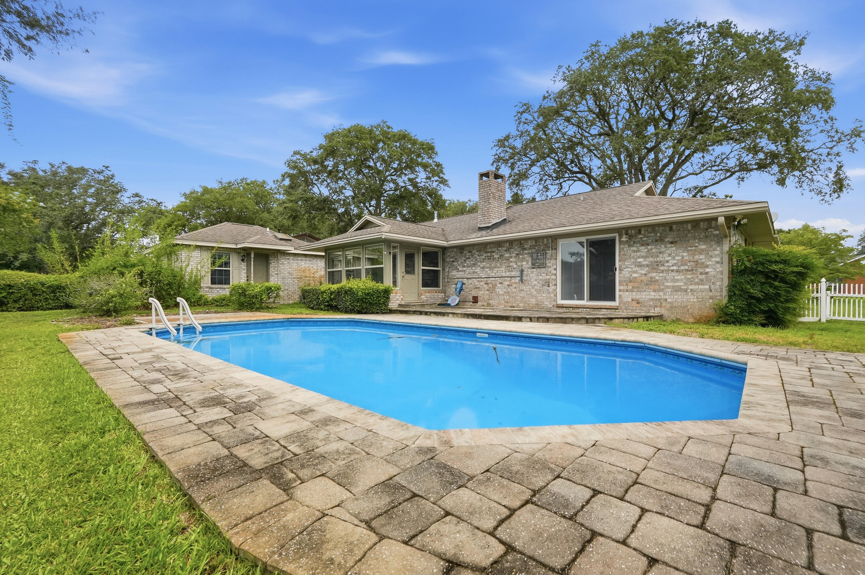LAKE LORRAINE ESTATES - Residential