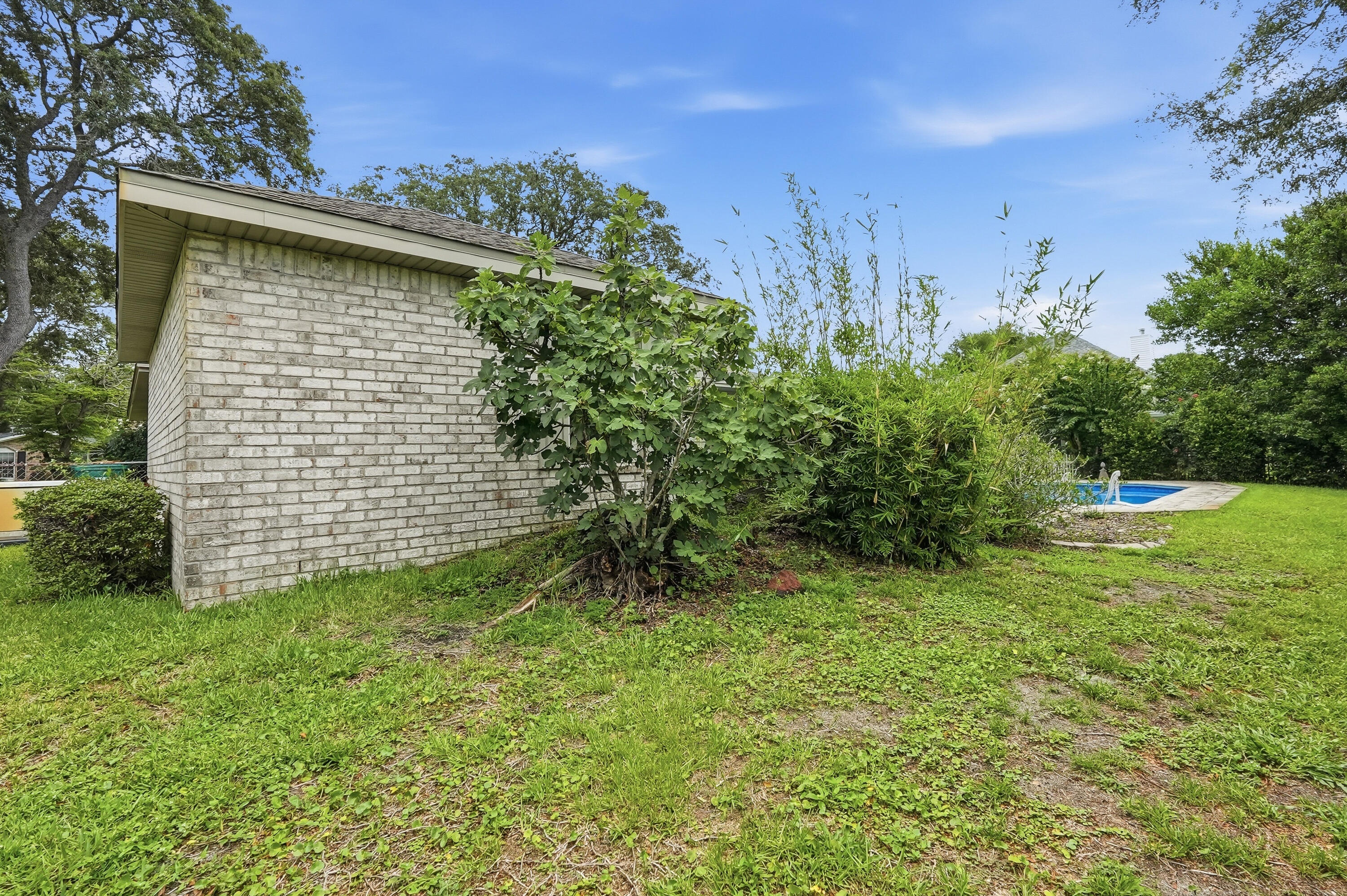 LAKE LORRAINE ESTATES - Residential