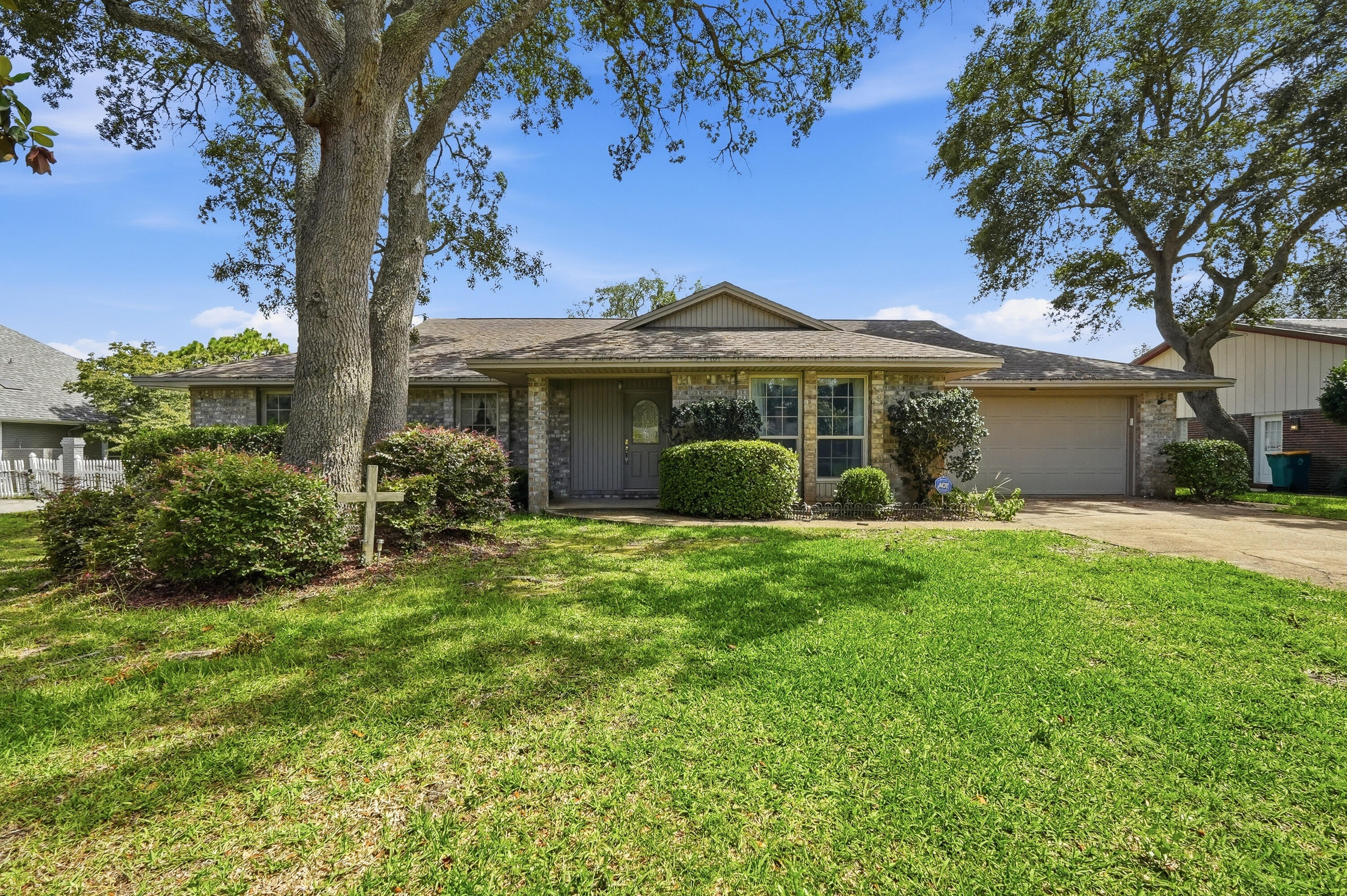 LAKE LORRAINE ESTATES - Residential