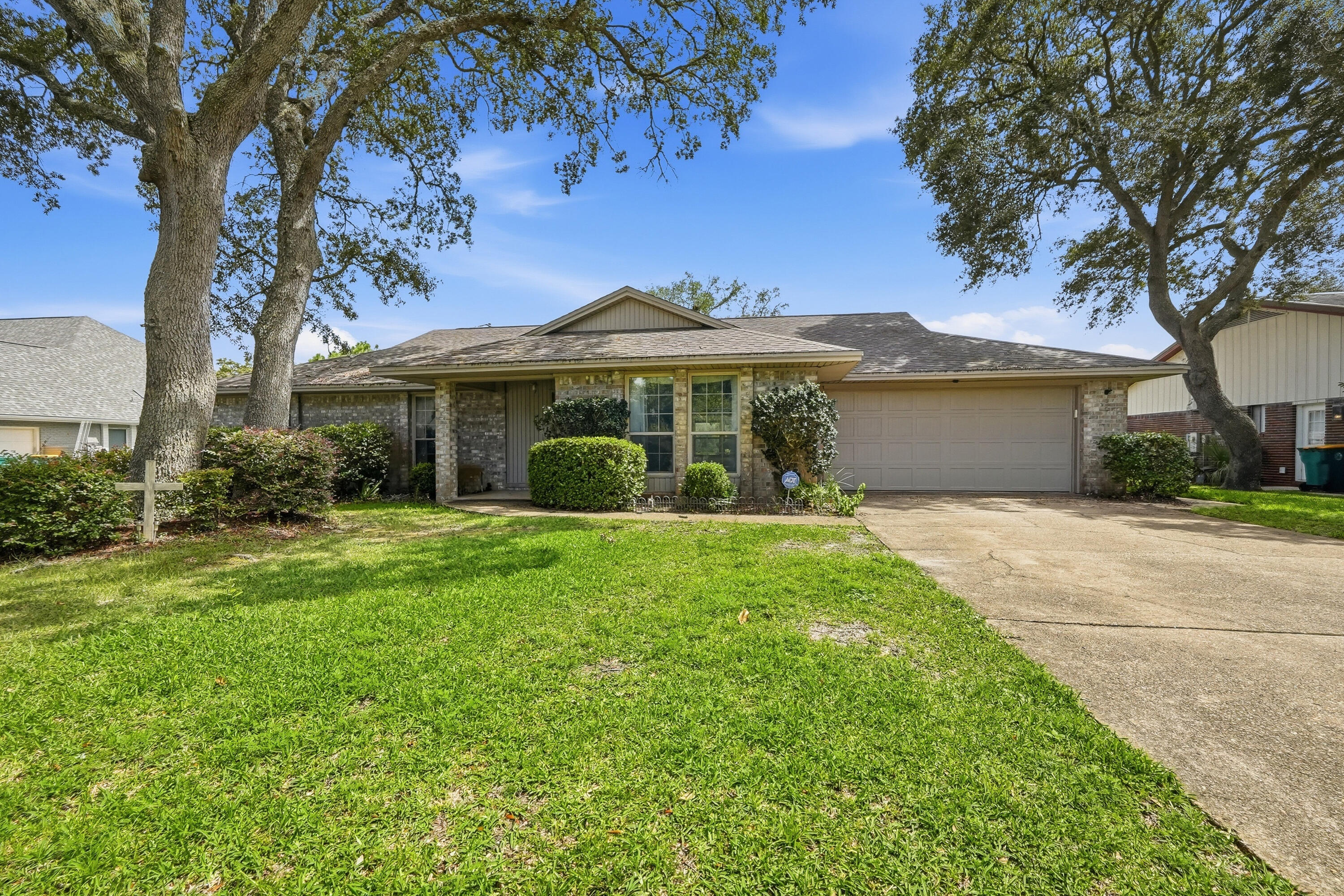 LAKE LORRAINE ESTATES - Residential