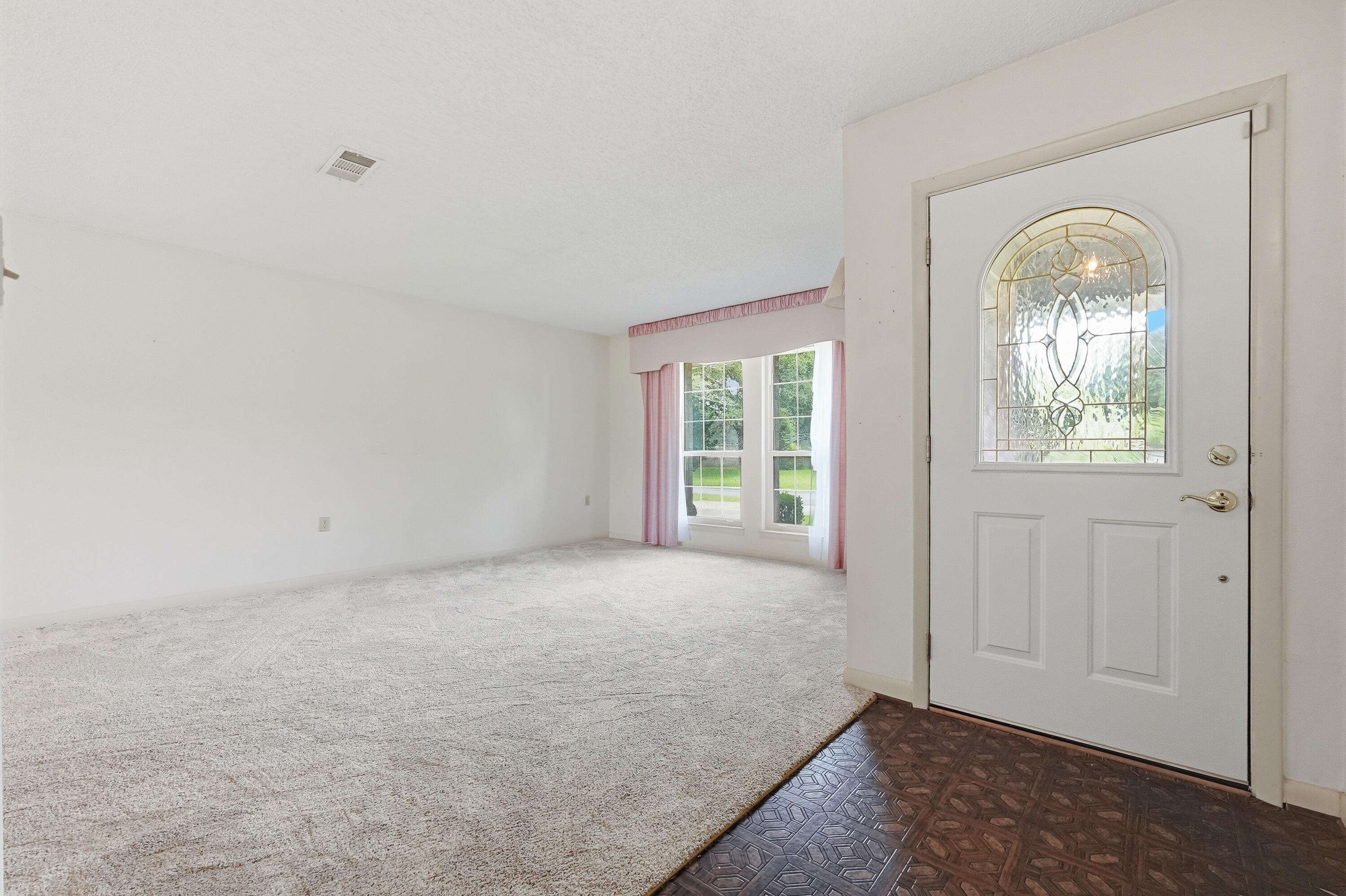 LAKE LORRAINE ESTATES - Residential