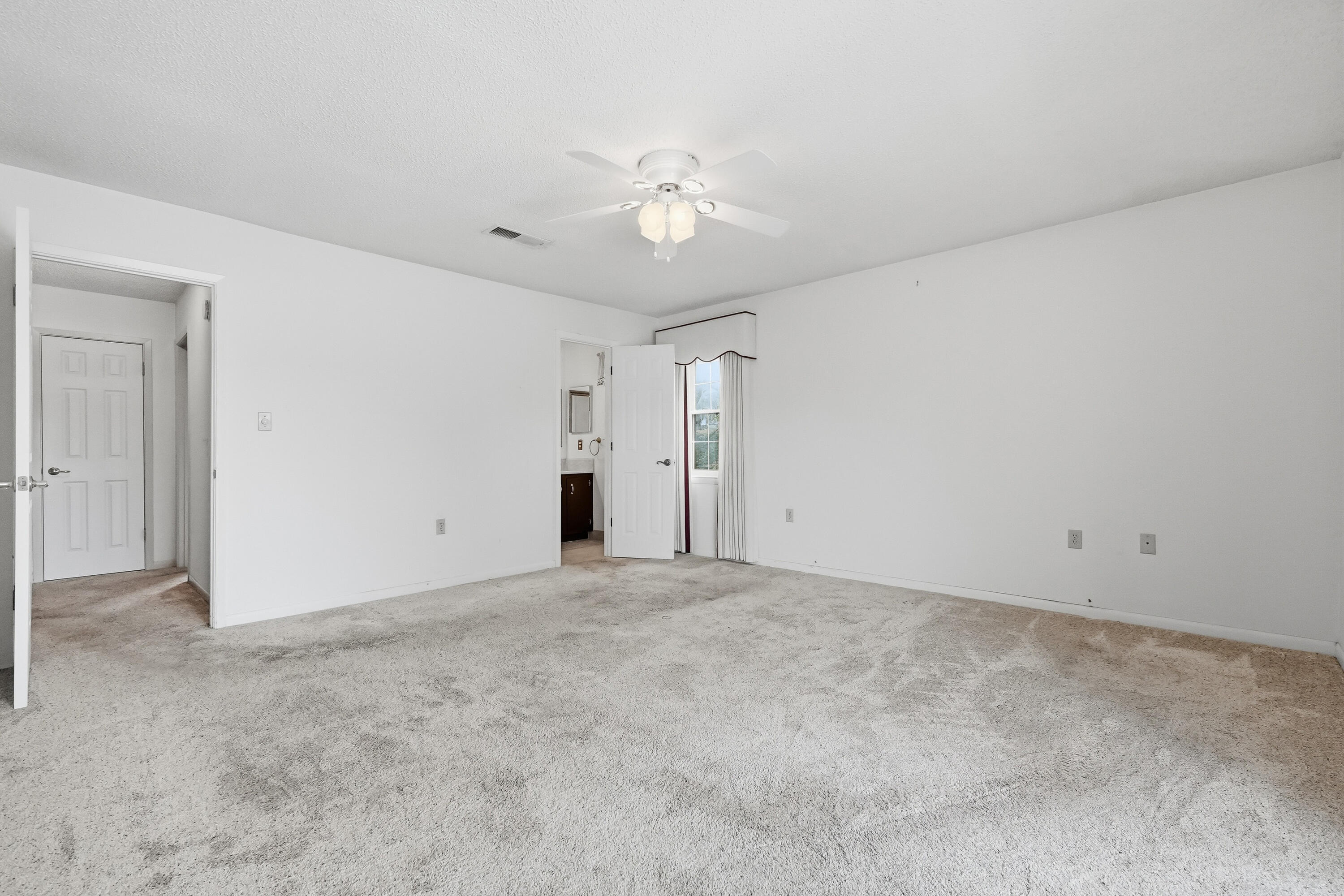 LAKE LORRAINE ESTATES - Residential