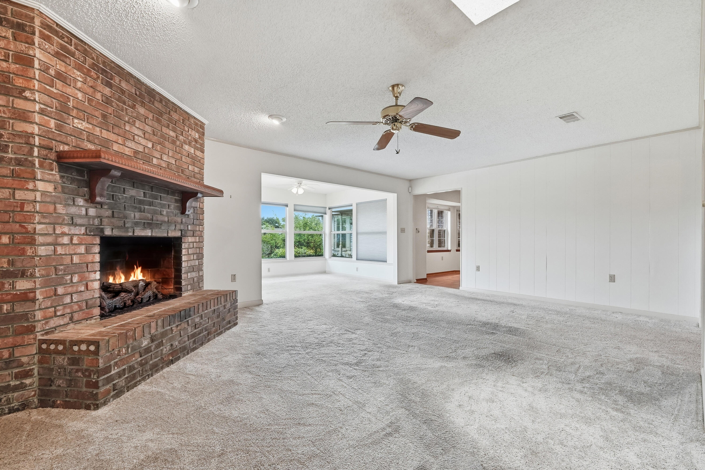 LAKE LORRAINE ESTATES - Residential