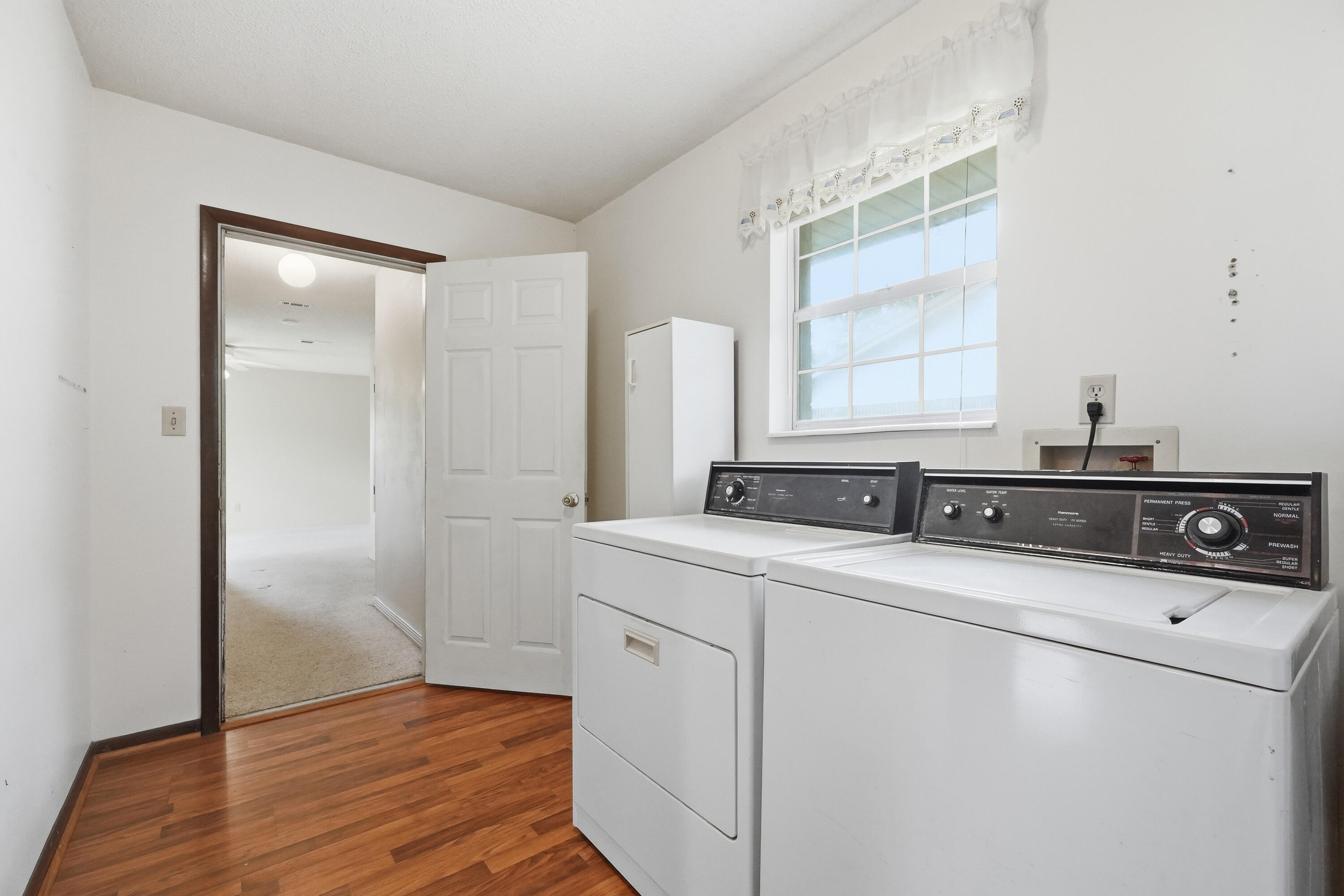 LAKE LORRAINE ESTATES - Residential