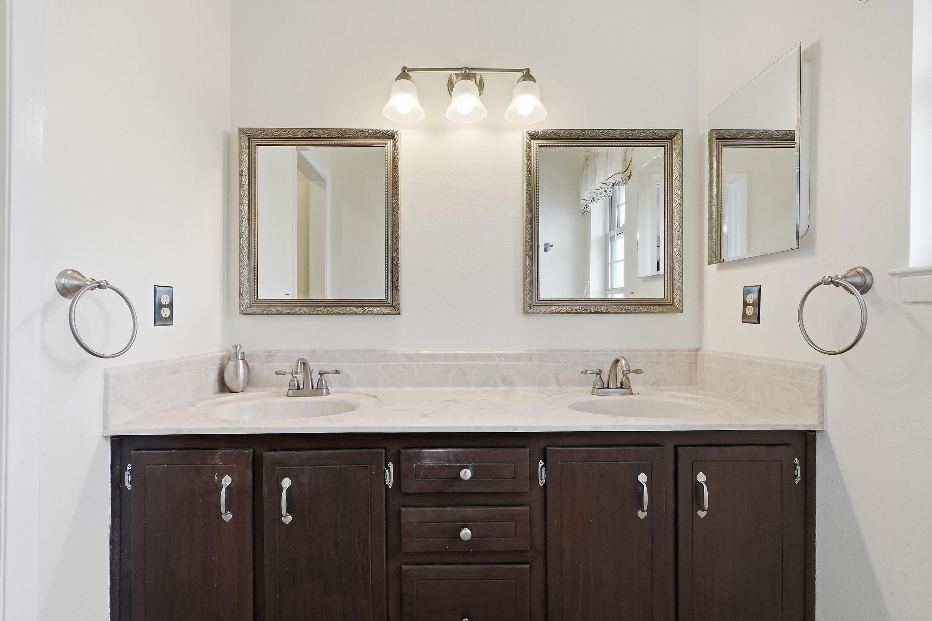 LAKE LORRAINE ESTATES - Residential