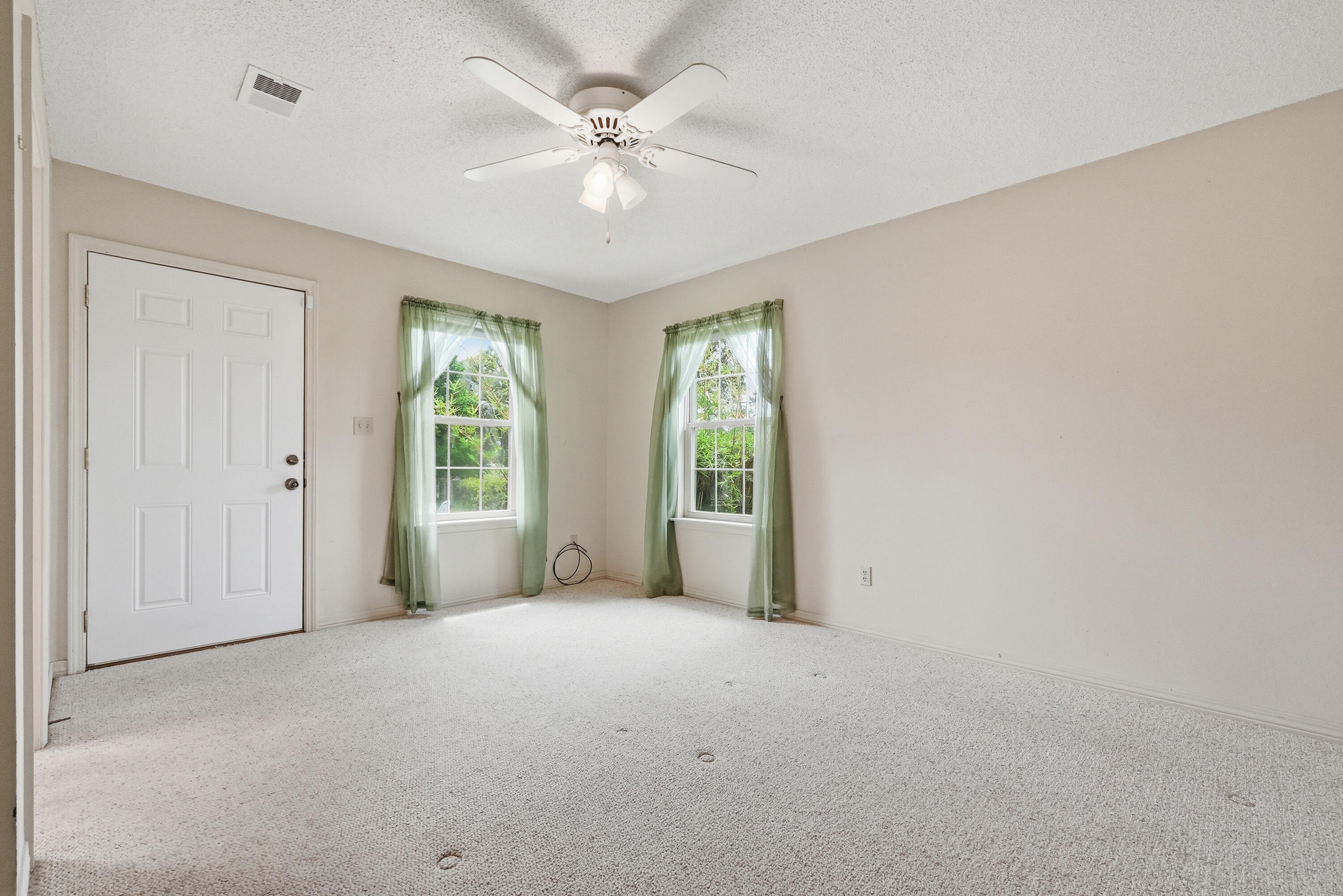 LAKE LORRAINE ESTATES - Residential