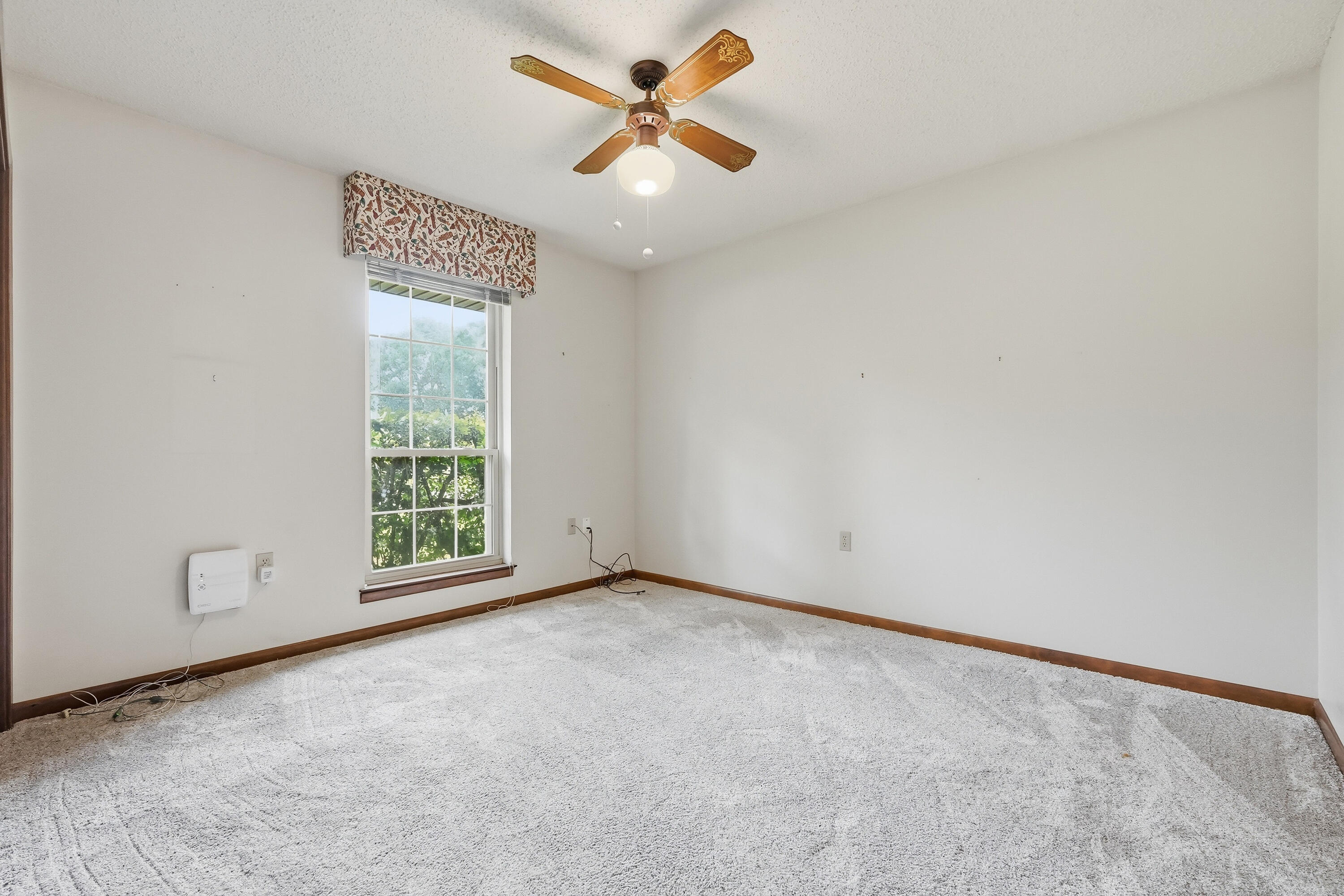 LAKE LORRAINE ESTATES - Residential