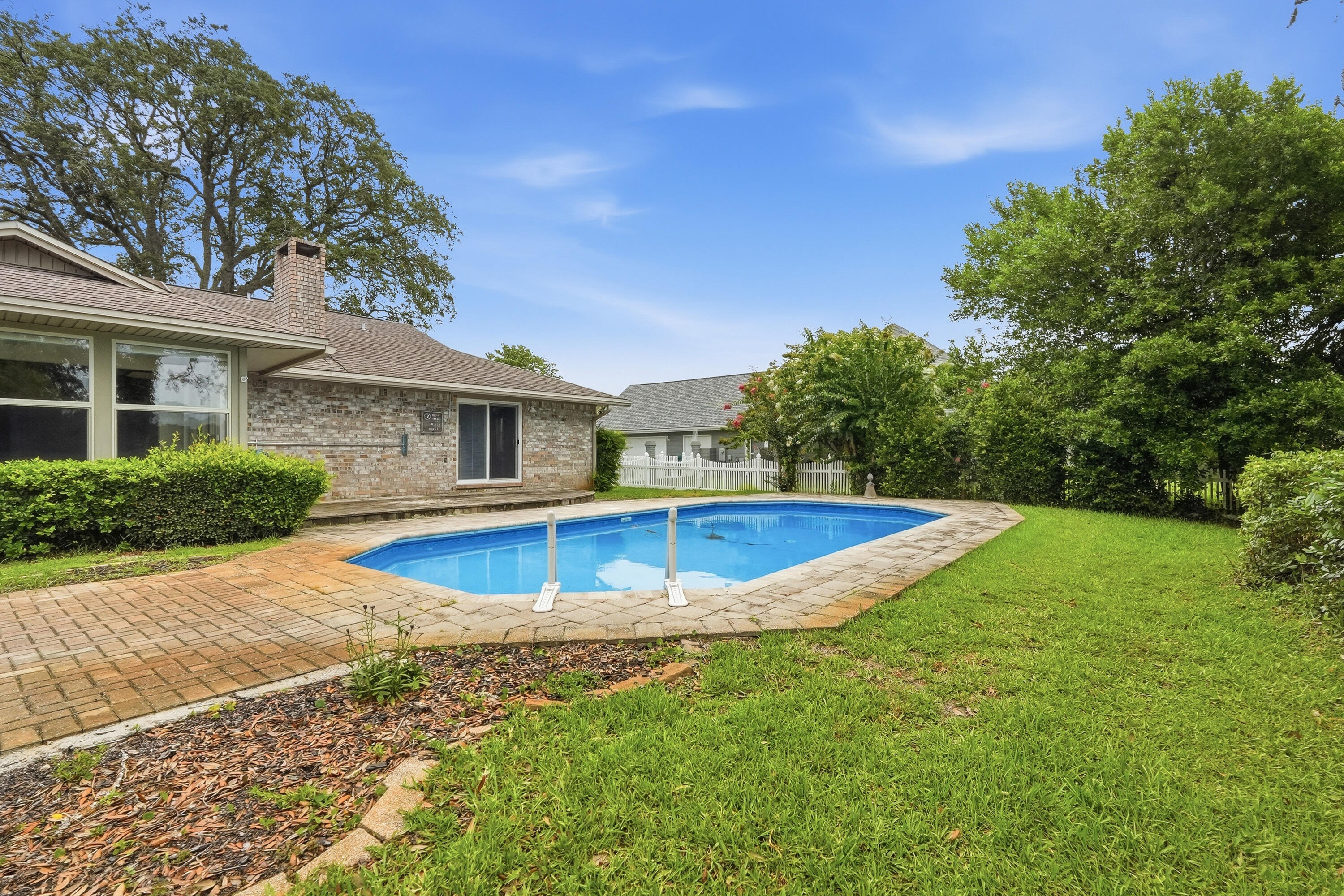 LAKE LORRAINE ESTATES - Residential