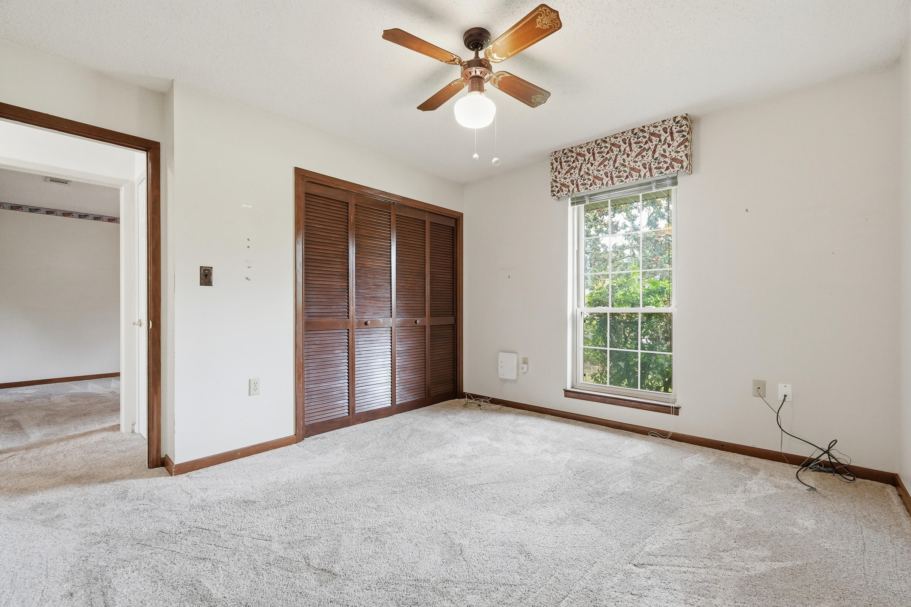 LAKE LORRAINE ESTATES - Residential