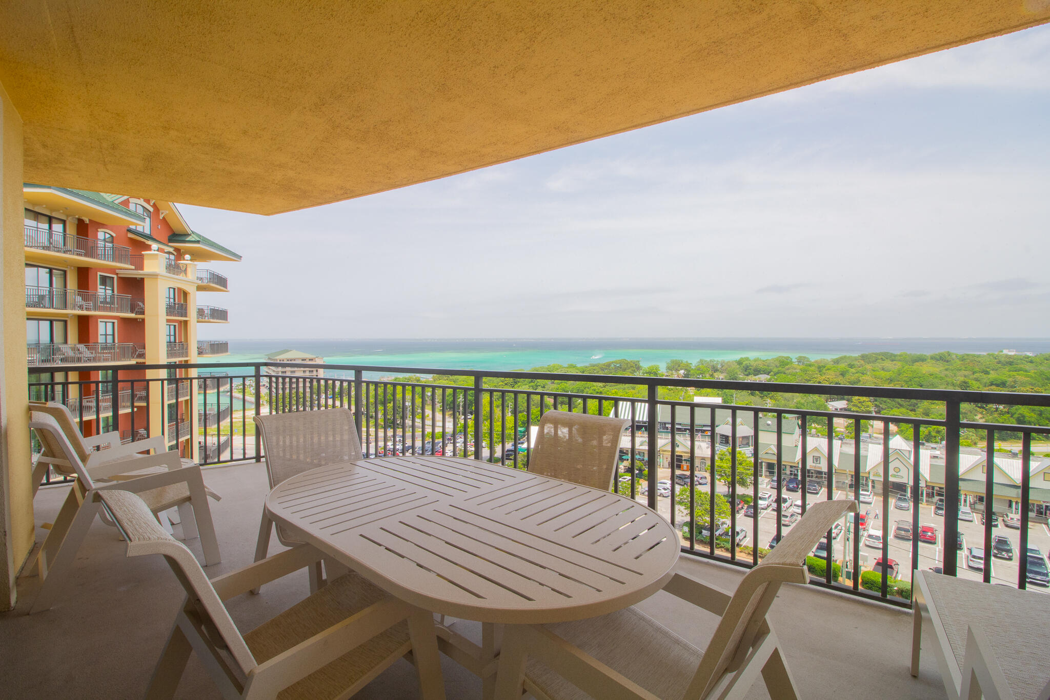 Fractional Ownership - Share H Available. Enjoy the best of coastal living without full-time ownership in this beautifully appointed 3BR/3BA corner residence. Offering 6 weeks per year, this luxury retreat showcases sweeping views of East Pass, the Gulf, and Choctawhatchee Bay. Located within Emerald Grande at HarborWalk Village, you'll have immediate access to the beach, waterfront dining, shopping, and endless entertainment. A seamless, turnkey opportunity for those who value both convenience and an upscale lifestyle. 2026 use weeks: Jan 30-Feb 6, Jun 12-19, Jun 19-26, Sep 18-25, Nov 13-20.