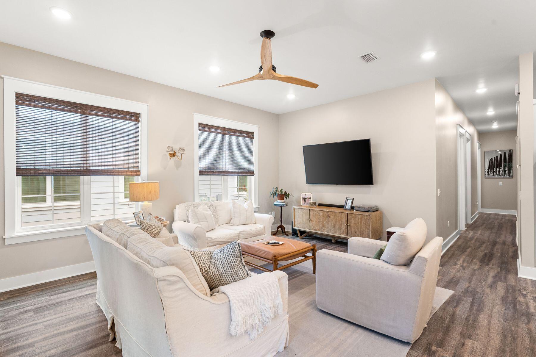 MAGNOLIA BEACH - Residential Lease