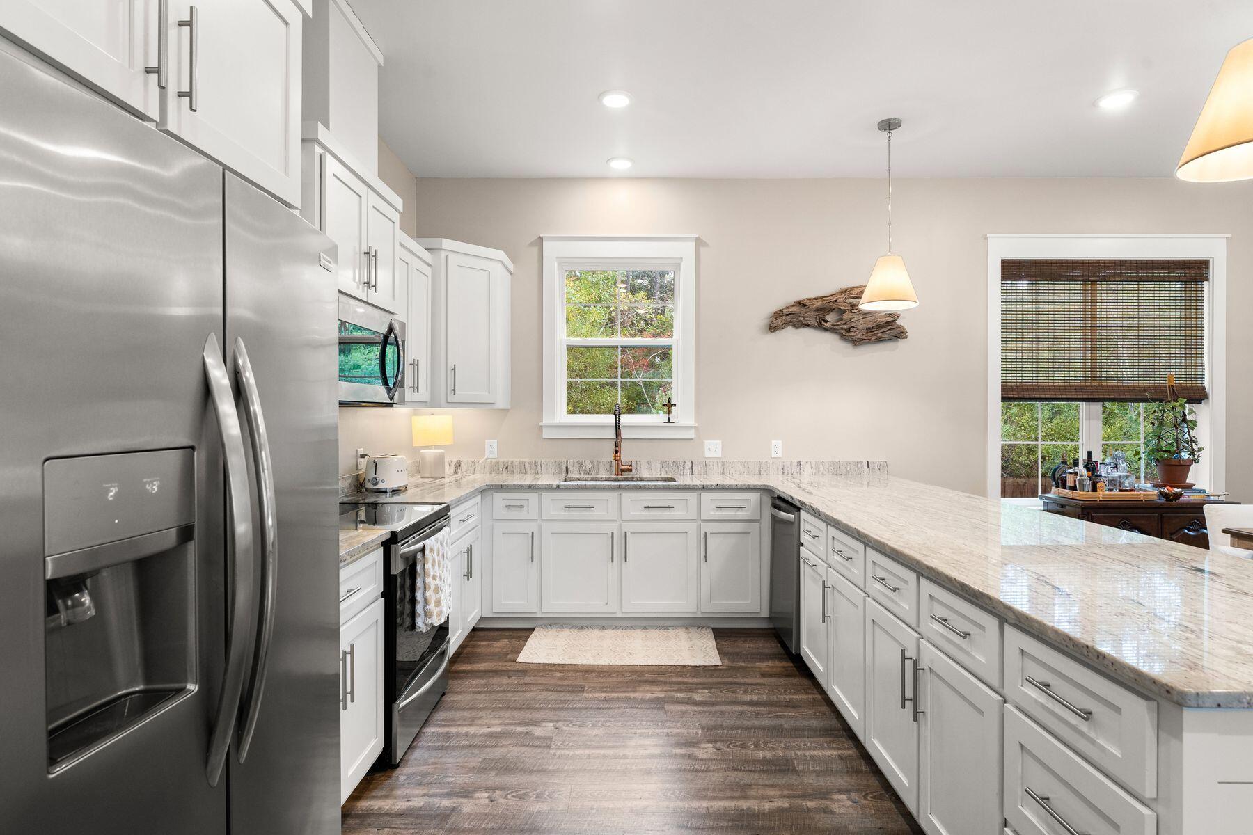 MAGNOLIA BEACH - Residential Lease