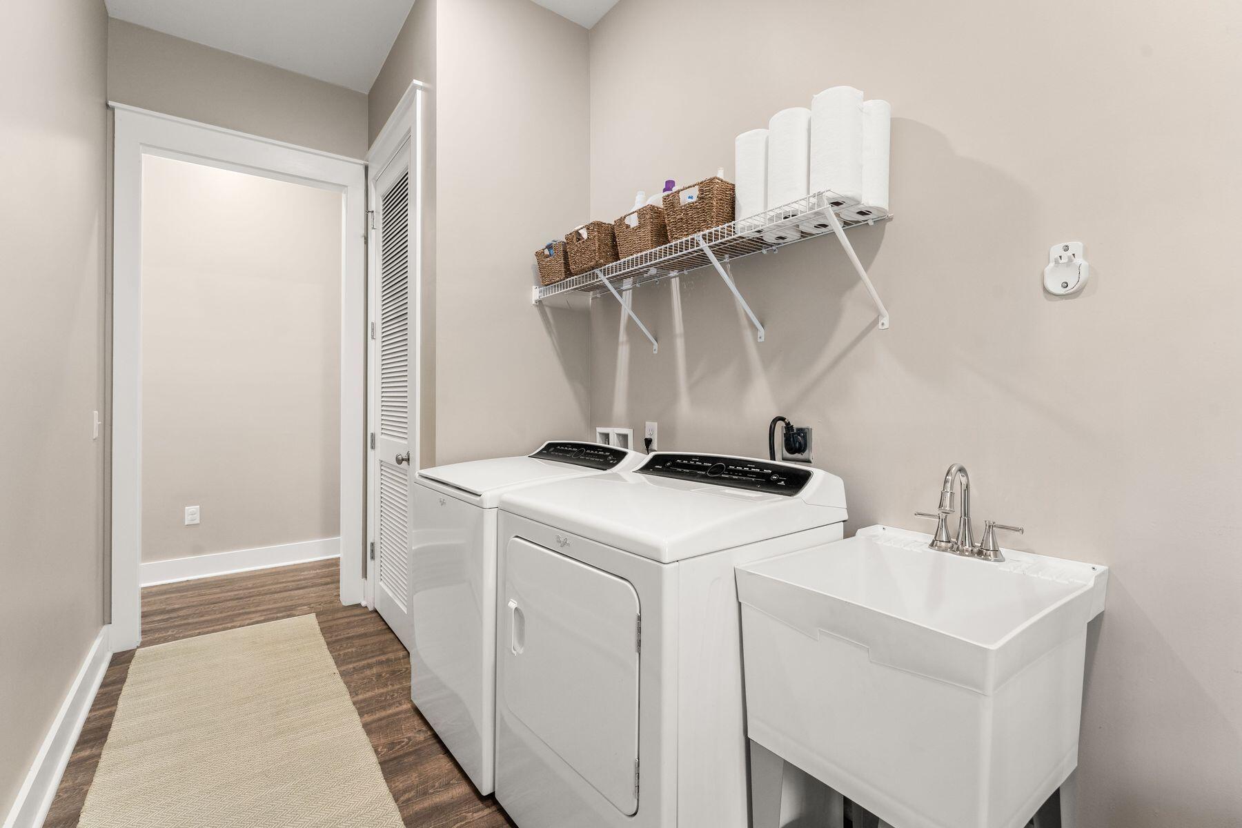 MAGNOLIA BEACH - Residential Lease