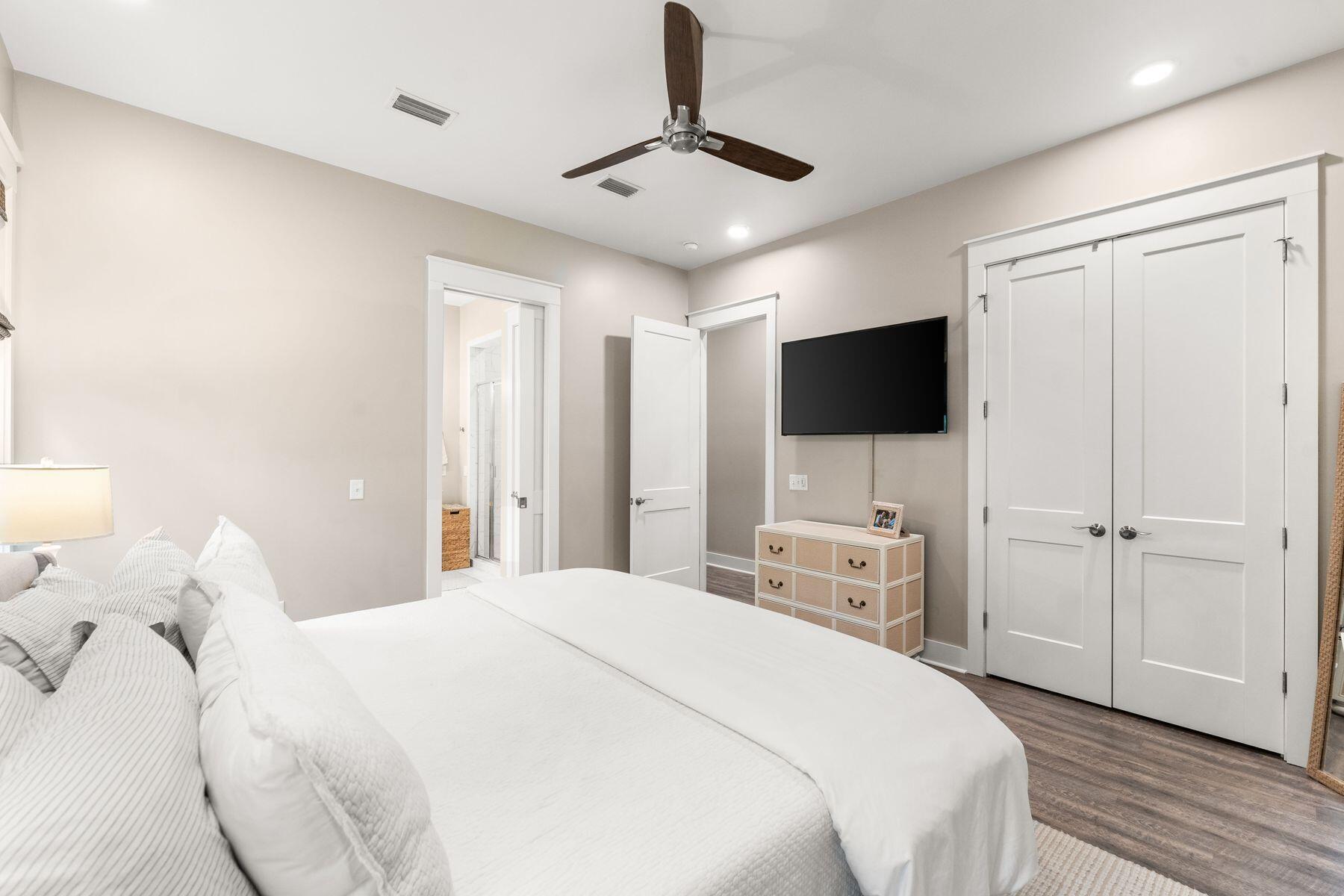 MAGNOLIA BEACH - Residential Lease
