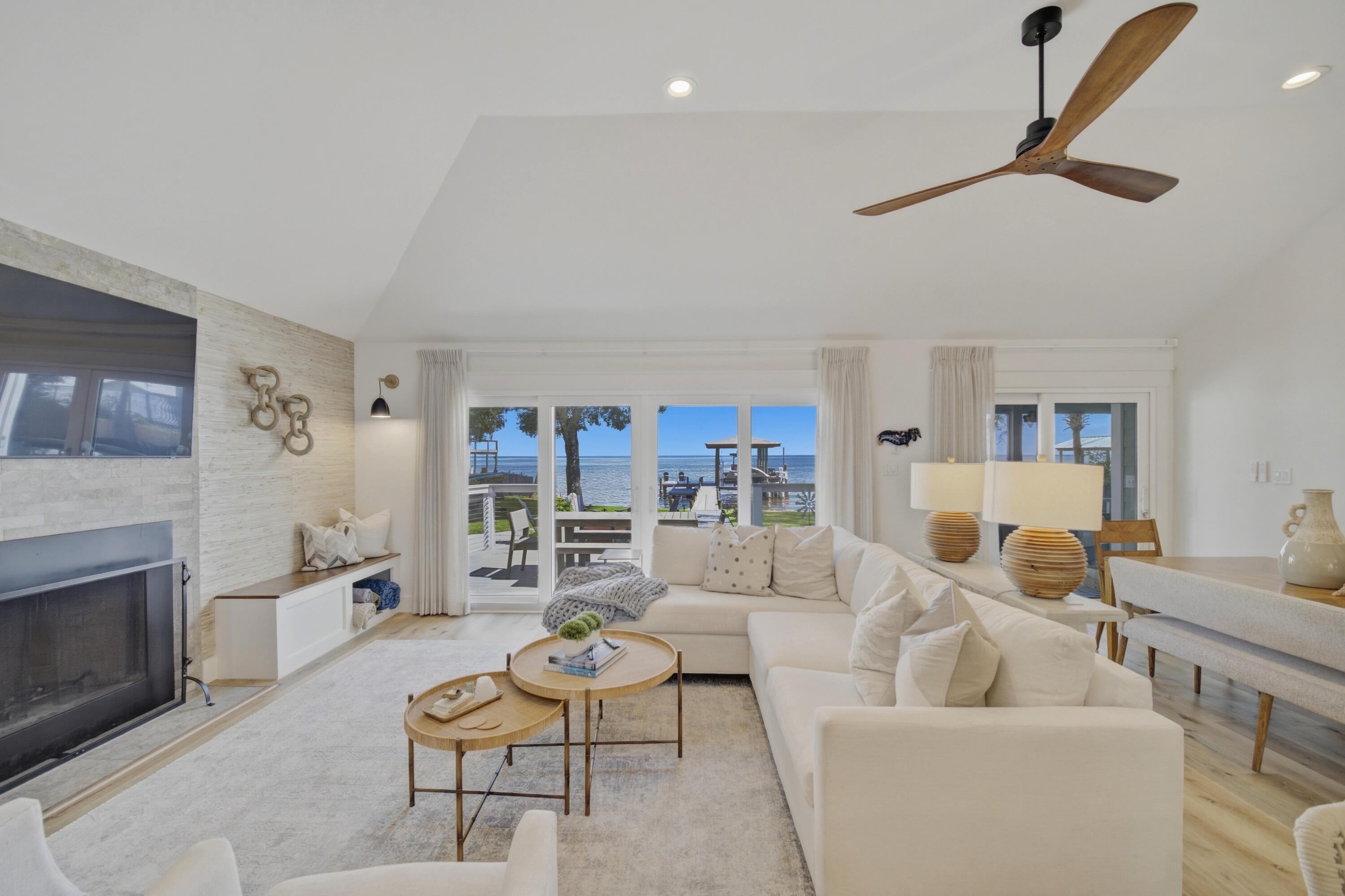 SANTA ROSA BCH EST - Residential