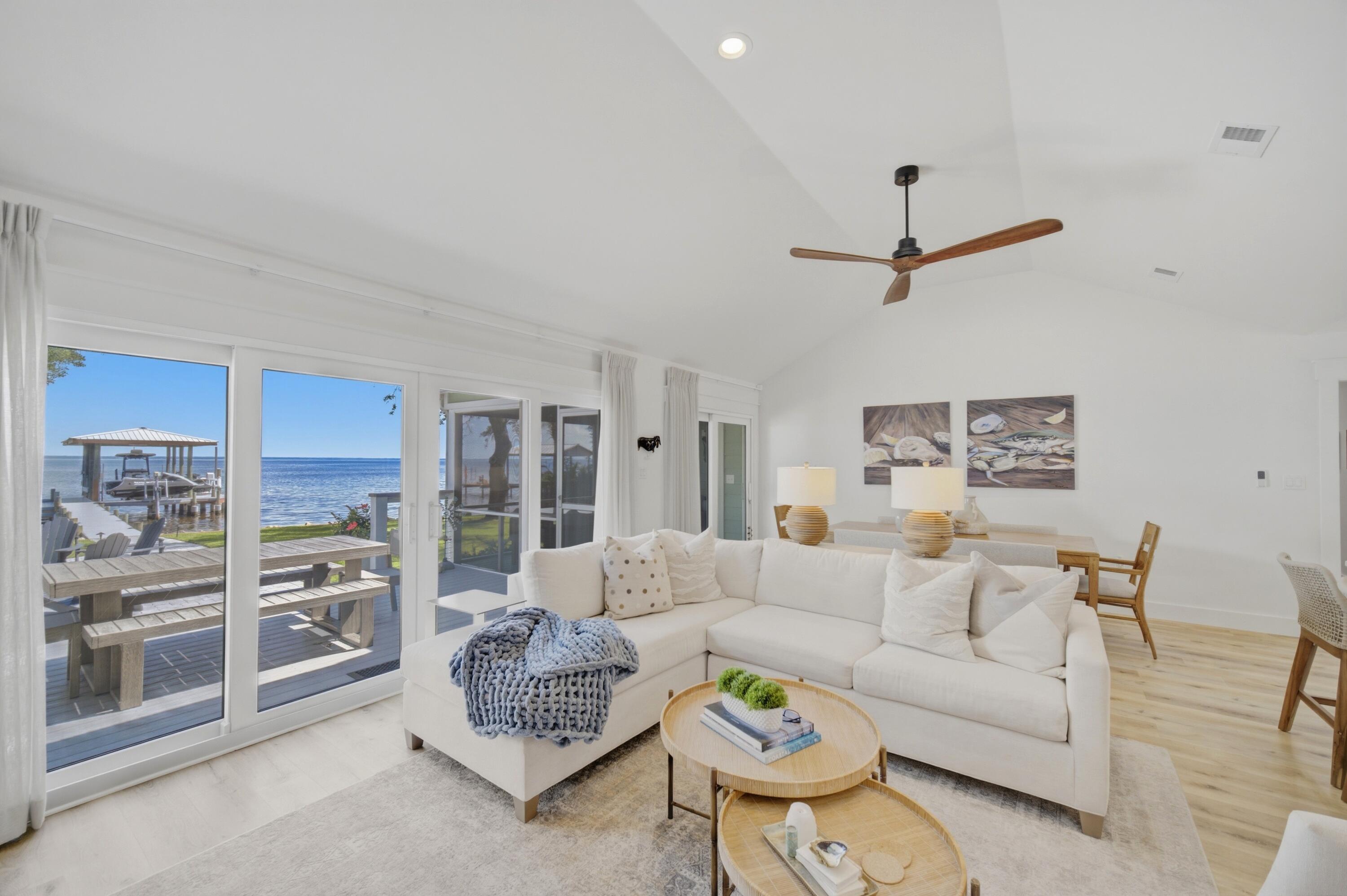 SANTA ROSA BCH EST - Residential