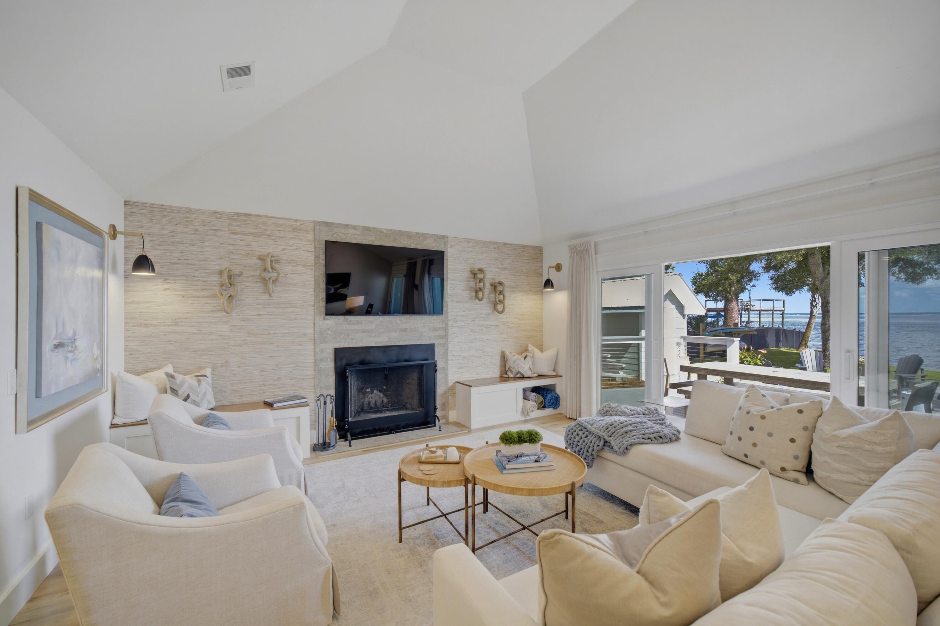 SANTA ROSA BCH EST - Residential