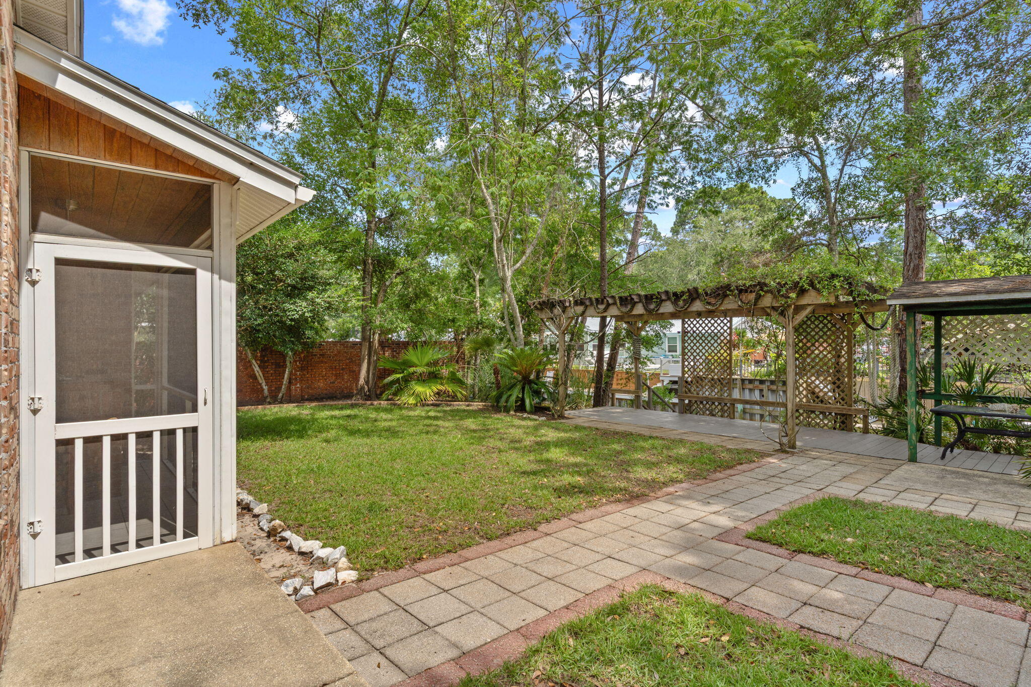 HARBOR OAKS - Residential