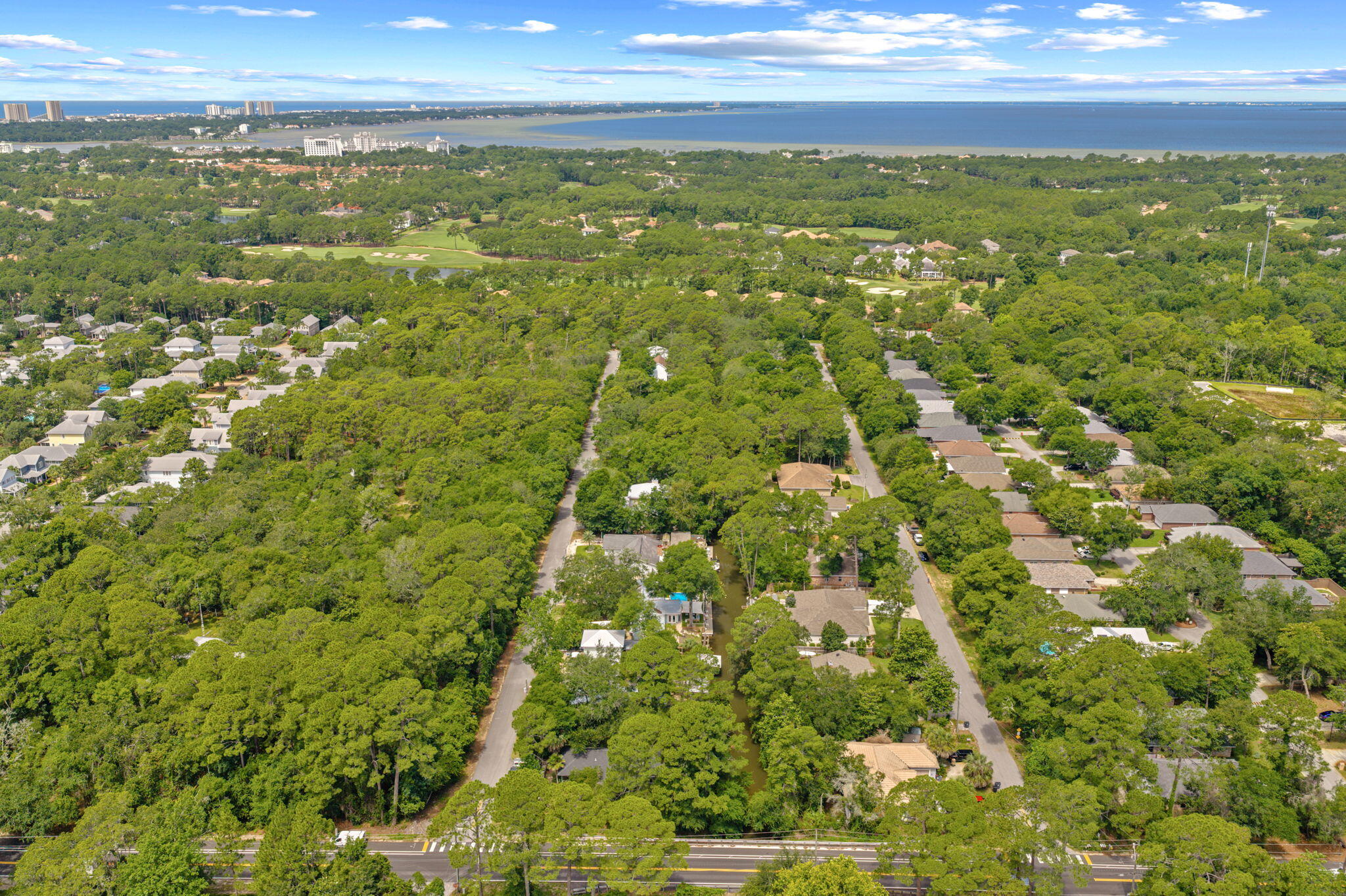 HARBOR OAKS - Residential