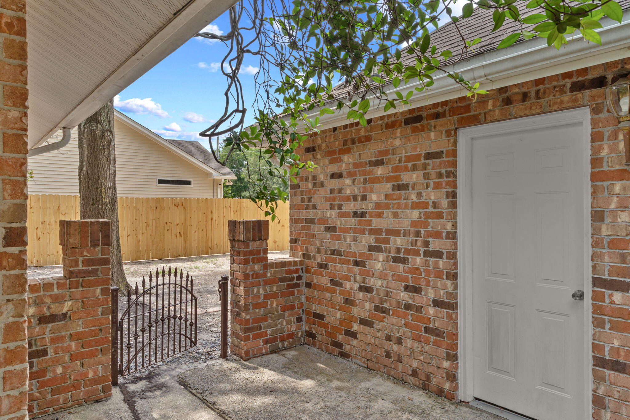 HARBOR OAKS - Residential
