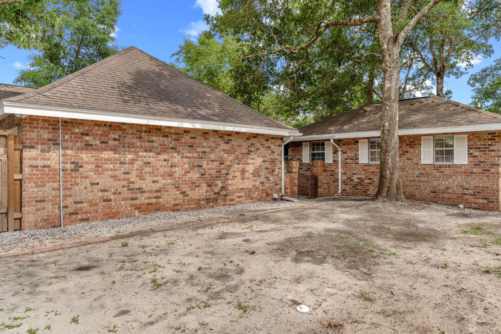 HARBOR OAKS - Residential