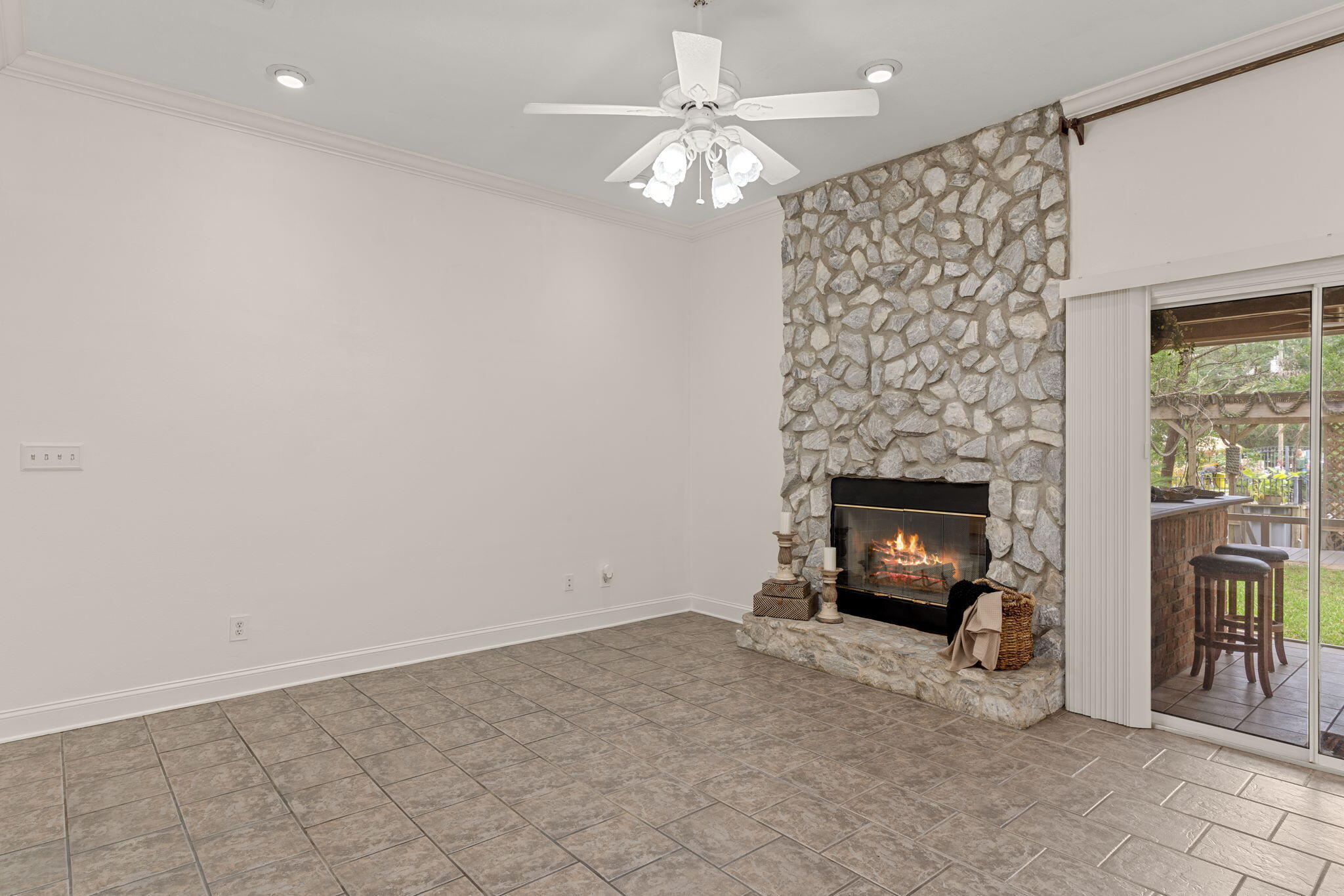 HARBOR OAKS - Residential