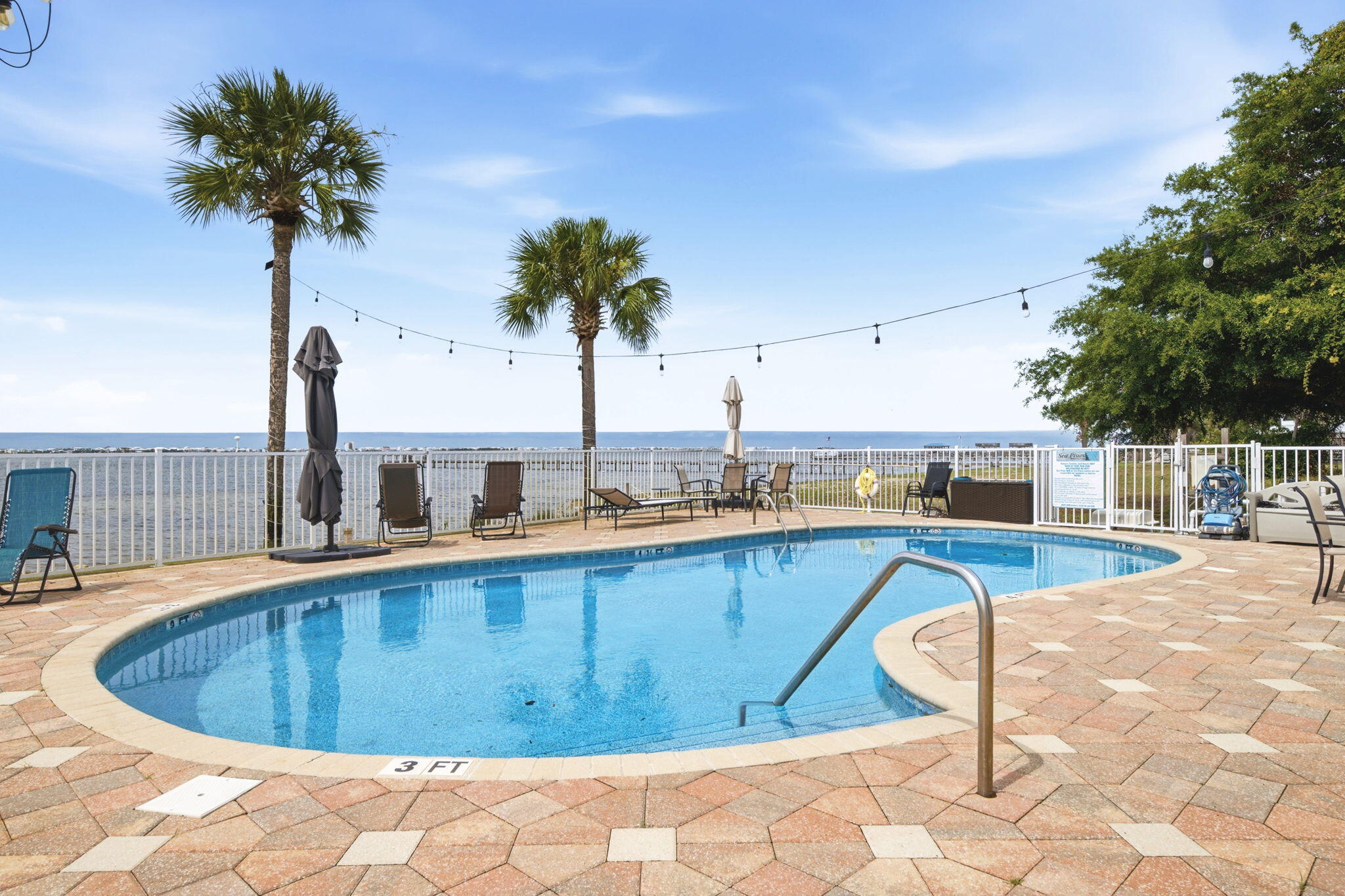 SEA PINES T/H - Residential