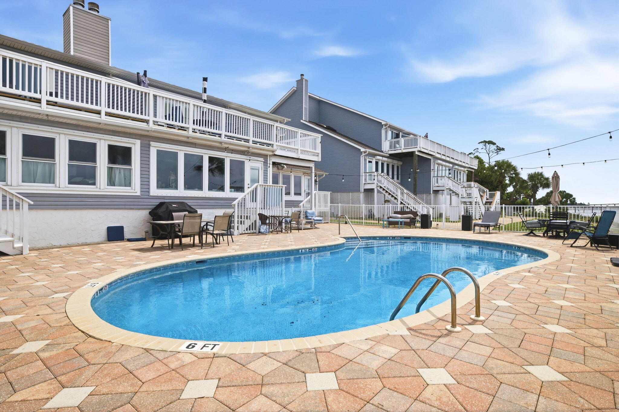 SEA PINES T/H - Residential