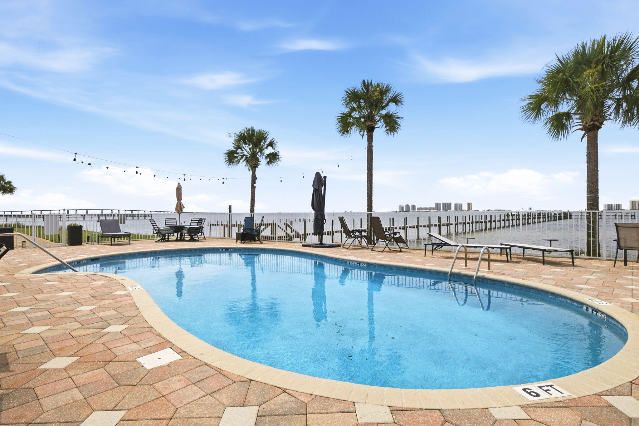 SEA PINES T/H - Residential