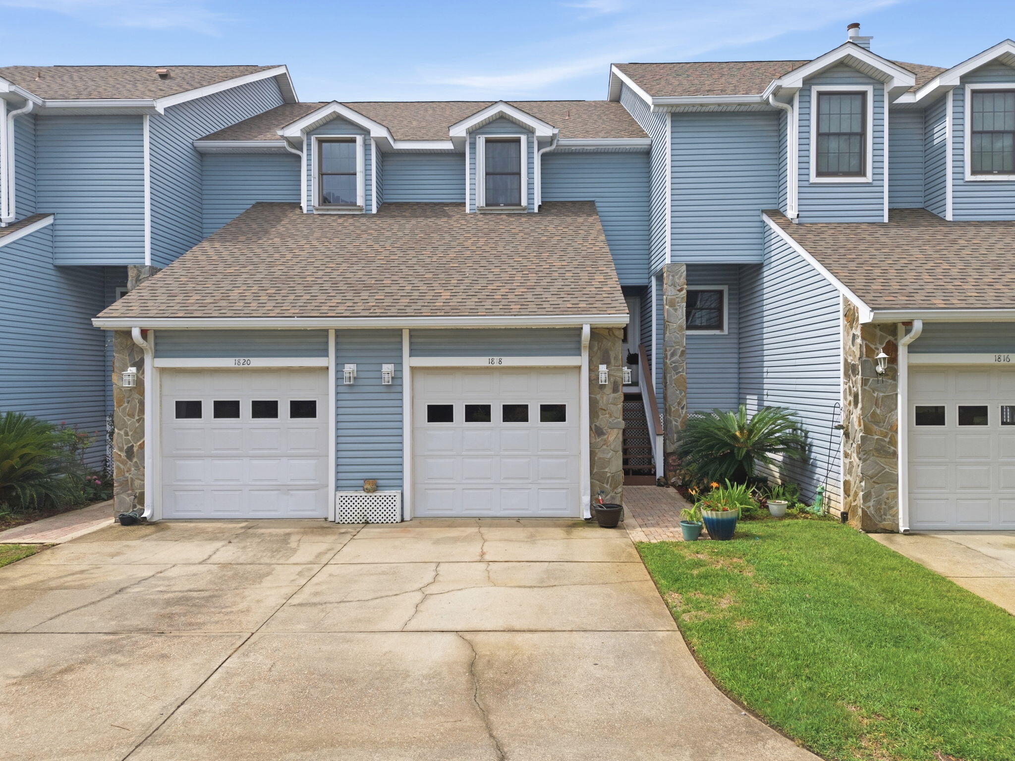 SEA PINES T/H - Residential
