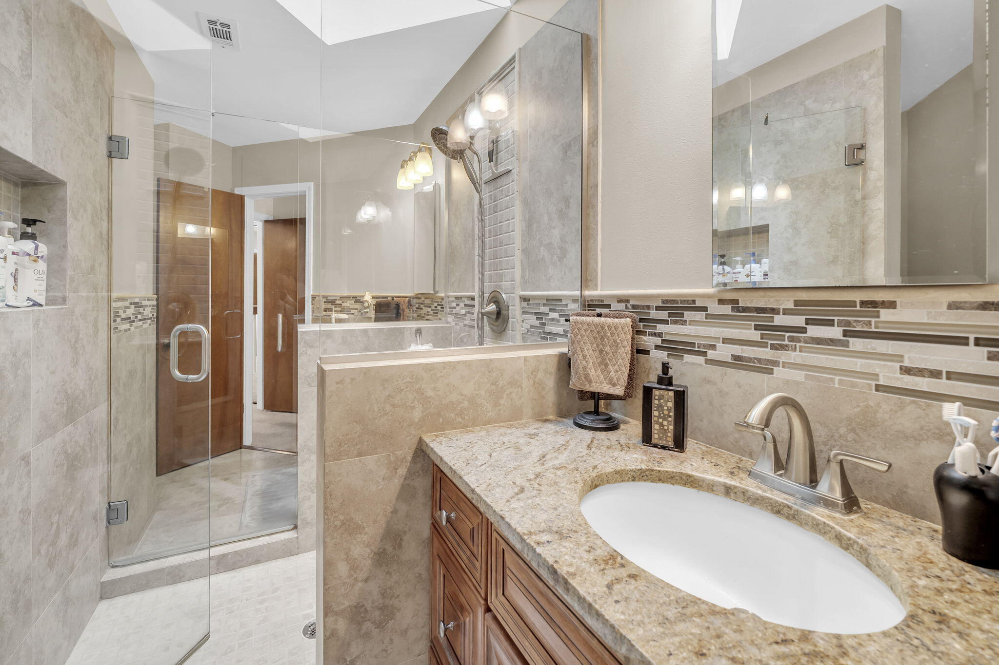 WATER OAKS 2 T/H - Residential