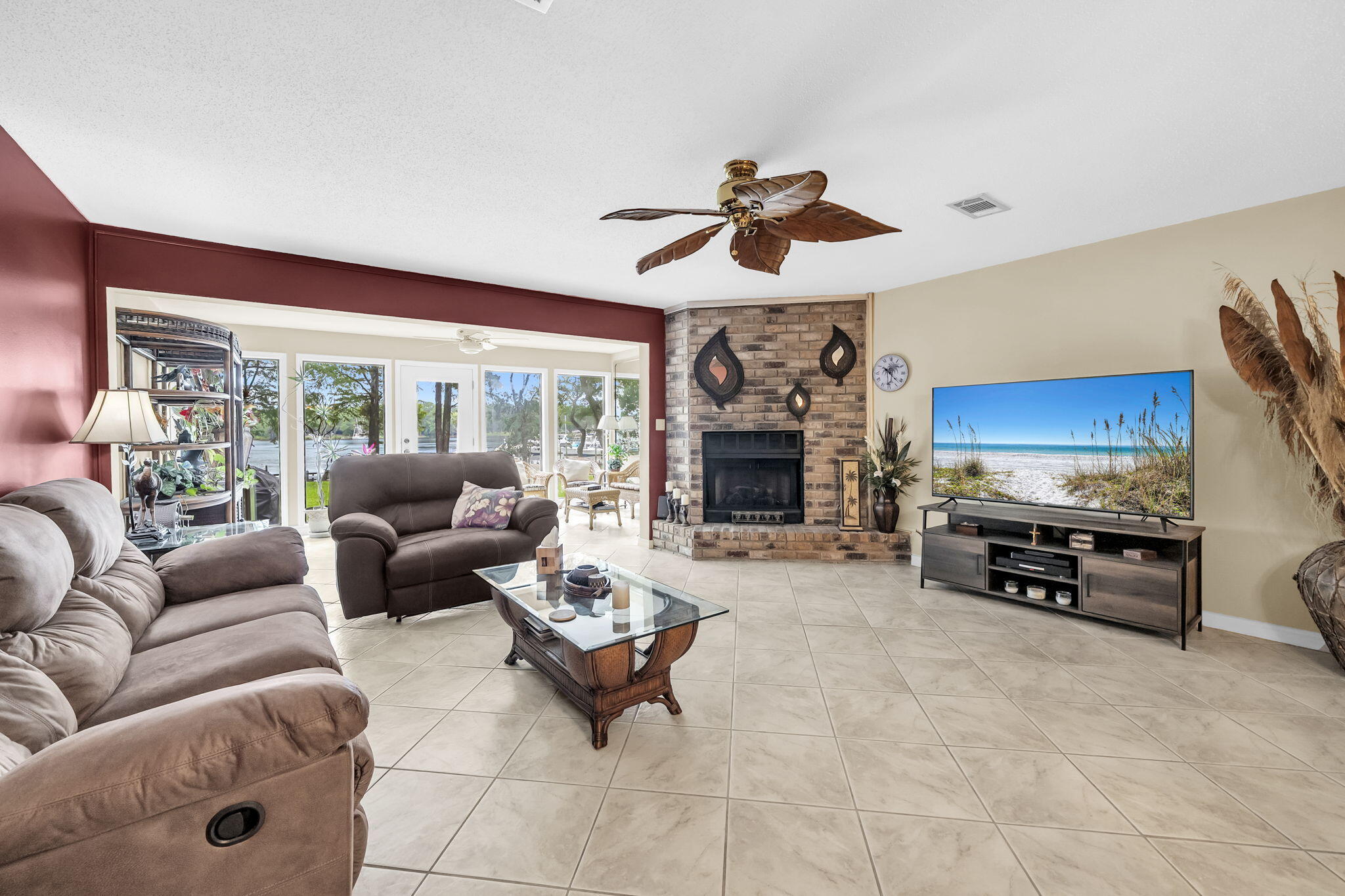 WATER OAKS 2 T/H - Residential