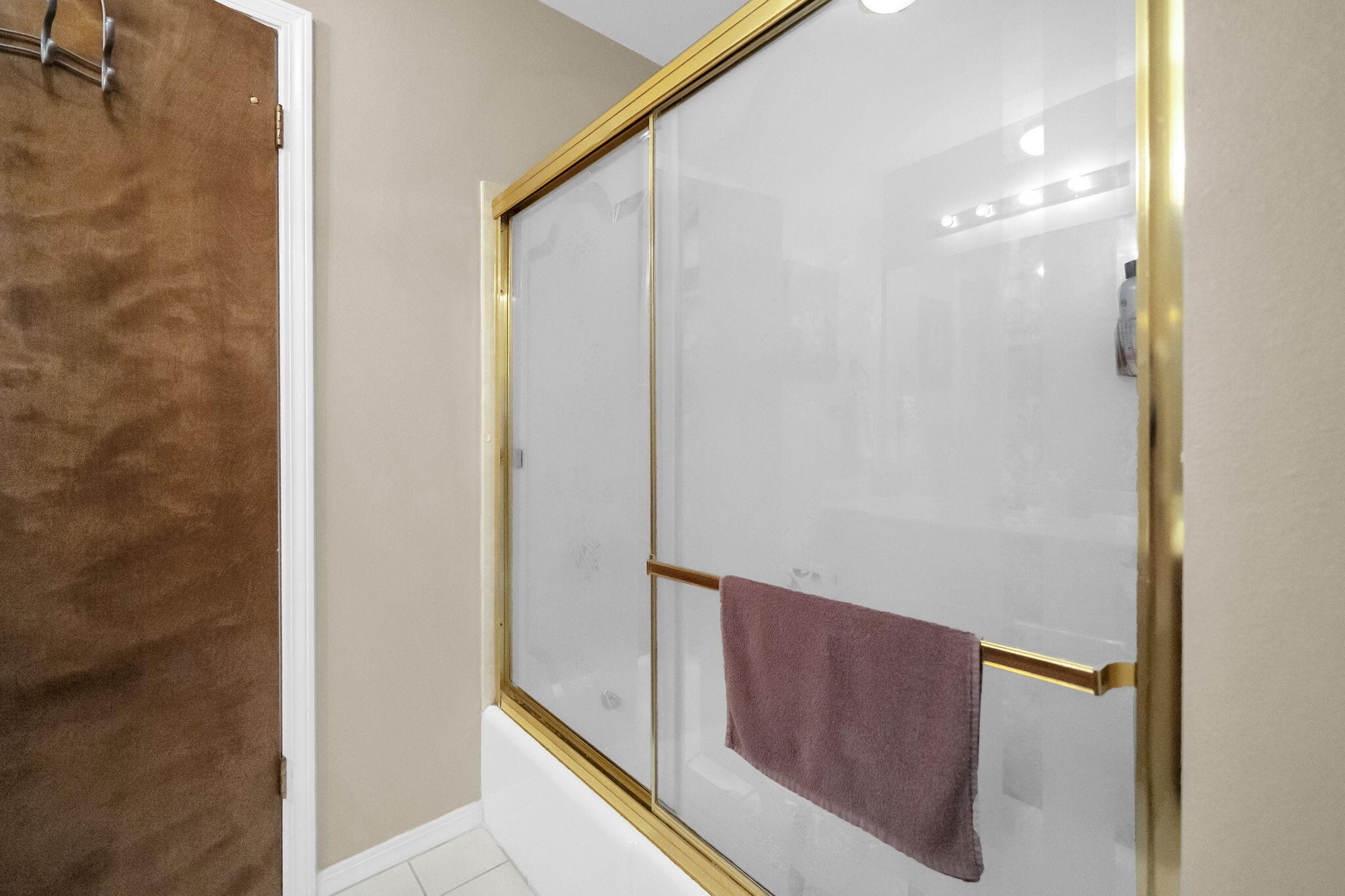 WATER OAKS 2 T/H - Residential