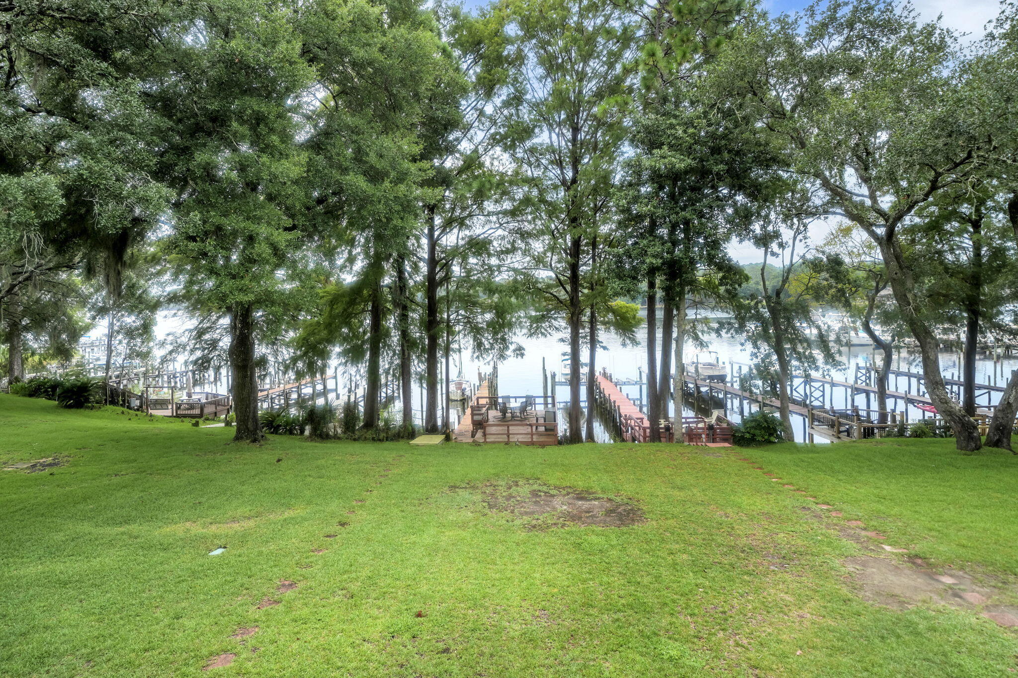 WATER OAKS 2 T/H - Residential