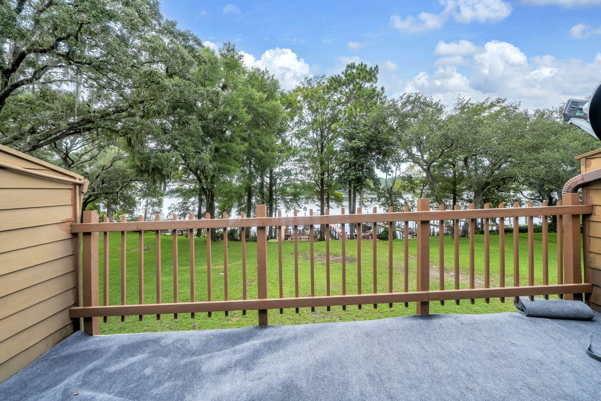 WATER OAKS 2 T/H - Residential